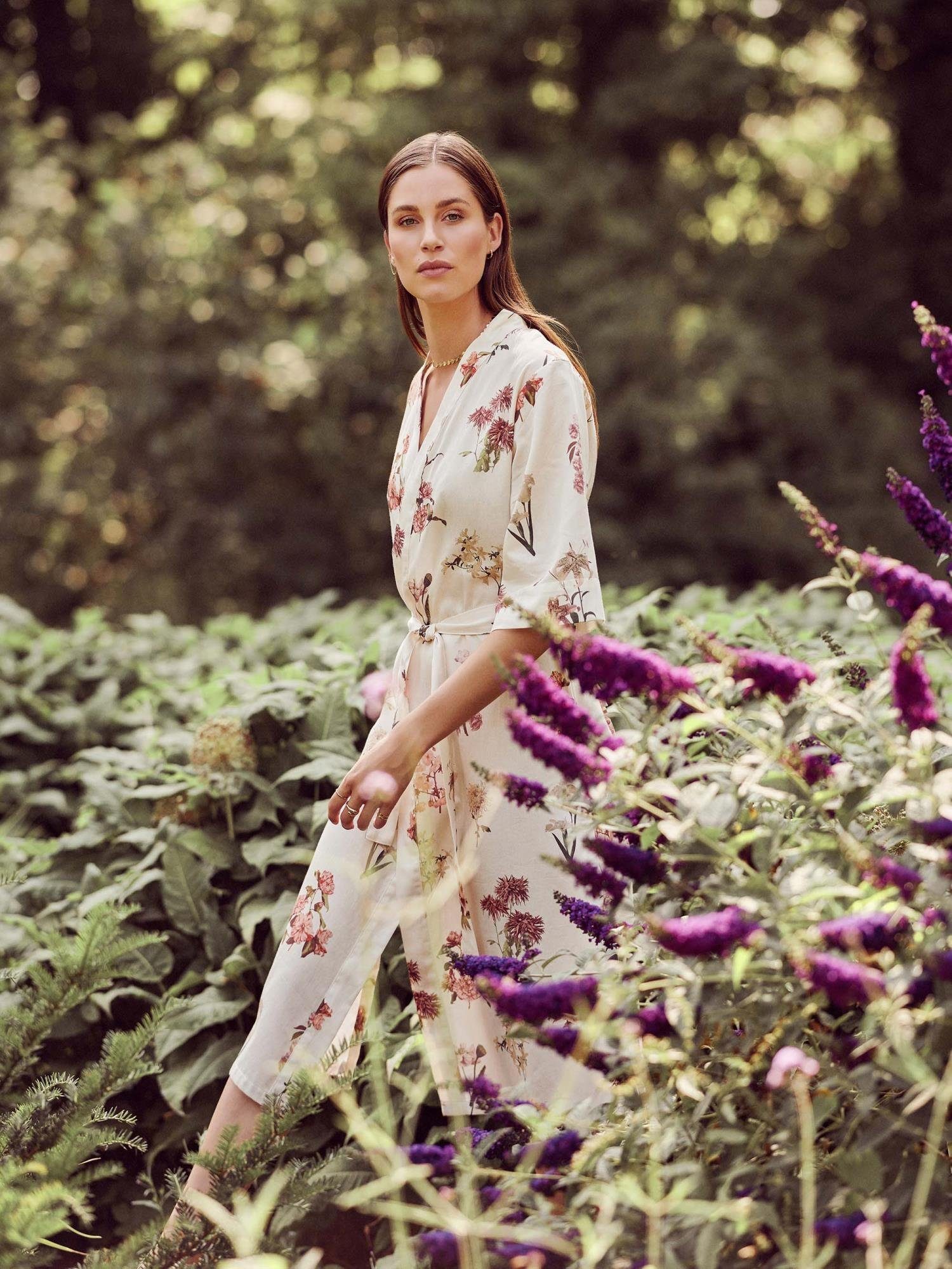 Essenza Kimono Ilona Annebella, Langform, Baumwoll-Mischung, Kimono-Kragen, Gürtel, aus einer Modal-Baumwollmischung, mit Blumenprint – Bild 5 von 5