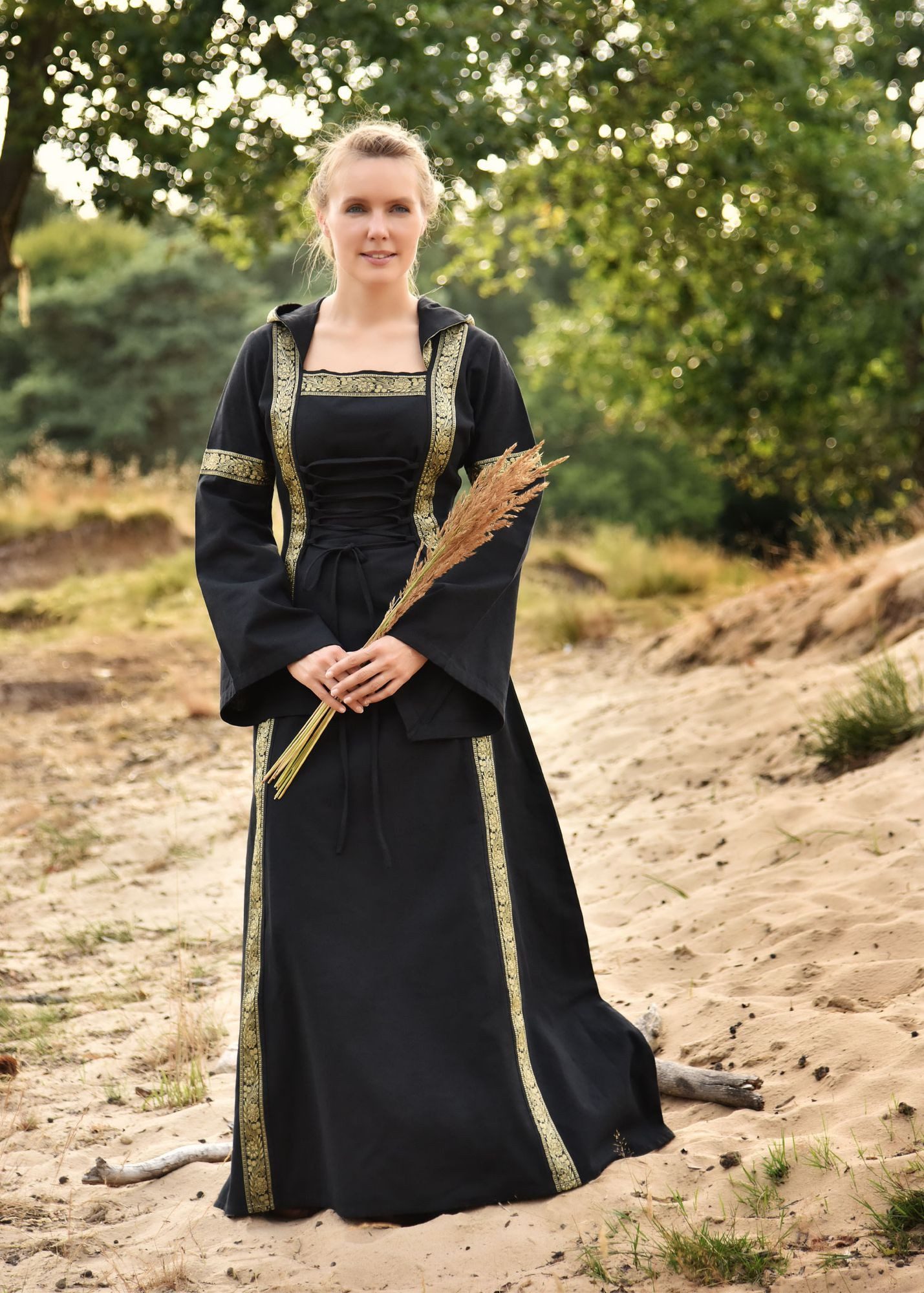 Battle Merchant Kostüm Mittelalterkleid Eleanor mit Kapuze, schwarz, Gr. L