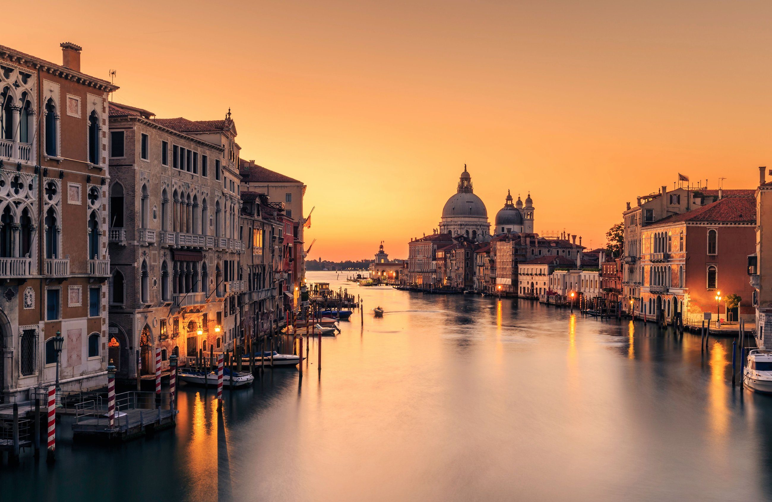 Papermoon Fototapete Photo-Art ERIC ZHANG, MORGENGRAUEN AN VENEDIG