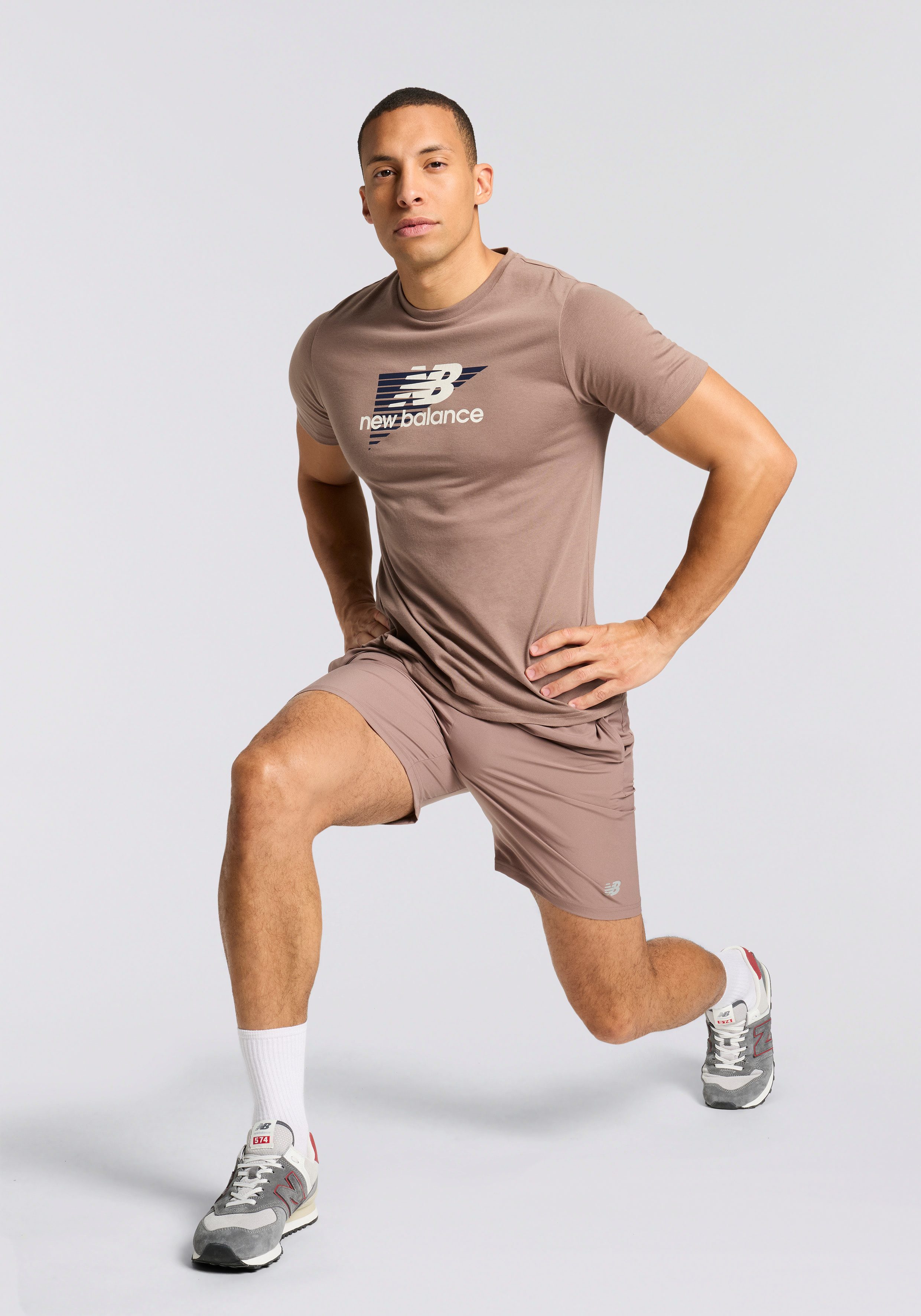 New Balance Laufshorts SPORT ESSENTIAL SHORT 7 mit atmungsaktivem Innenslip