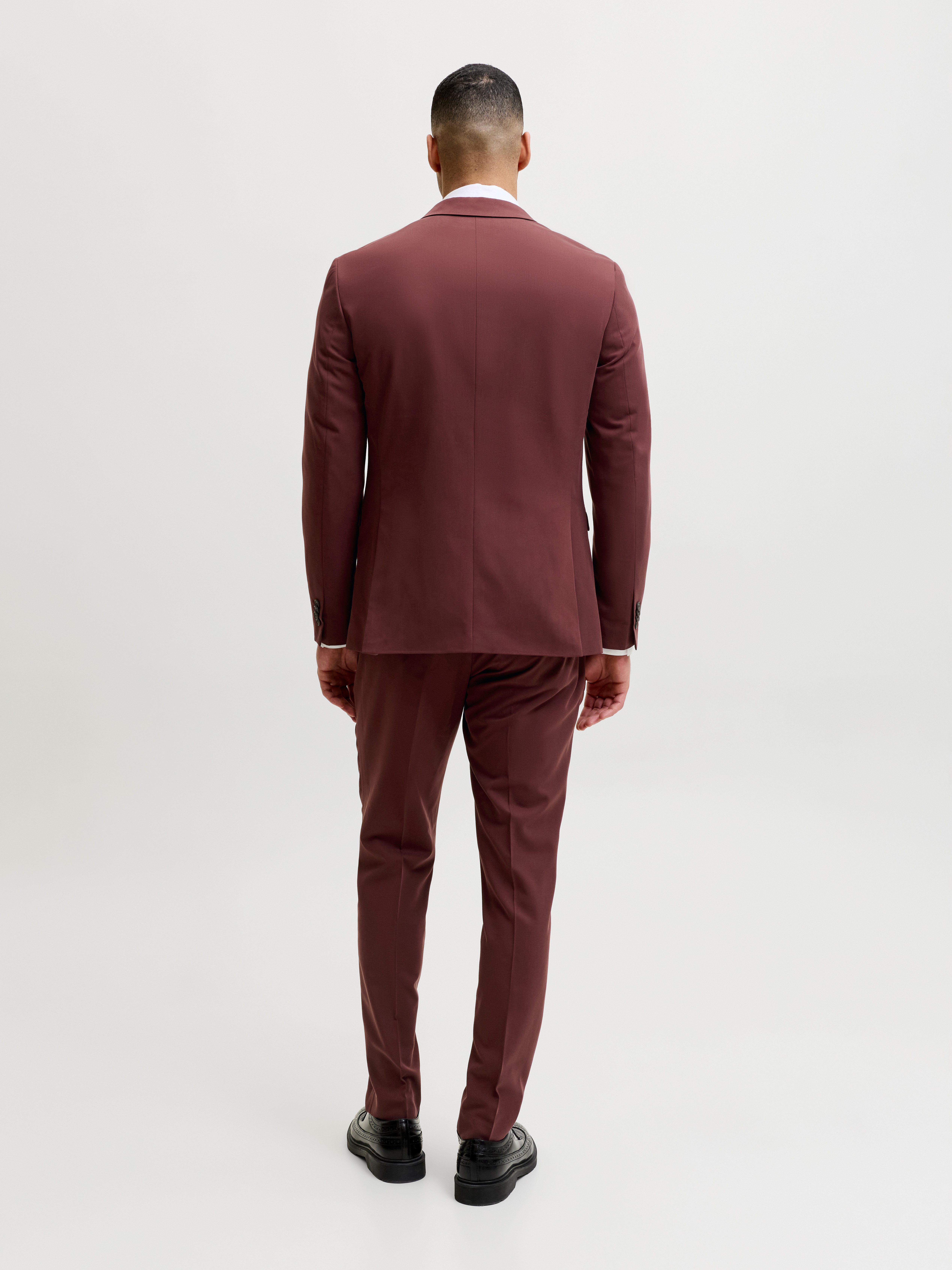 Jack & Jones Anzug JPRFRANCO Extra schmal, pflegeleicht, stilvoll mit fallendem Revers Materialmix aus Polyester, Viskose und Elasthan