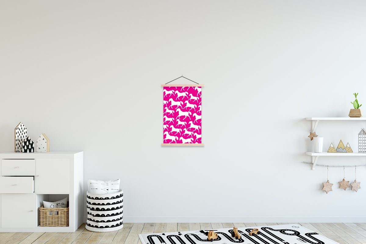 MuchoWow Poster Pferde - Rosa - Weiß - Mädchen - Kinder - Mädchen, (1 St), Posterleiste, Textilposter für Wohnzimmer, Bilderleiste, Magnetisch