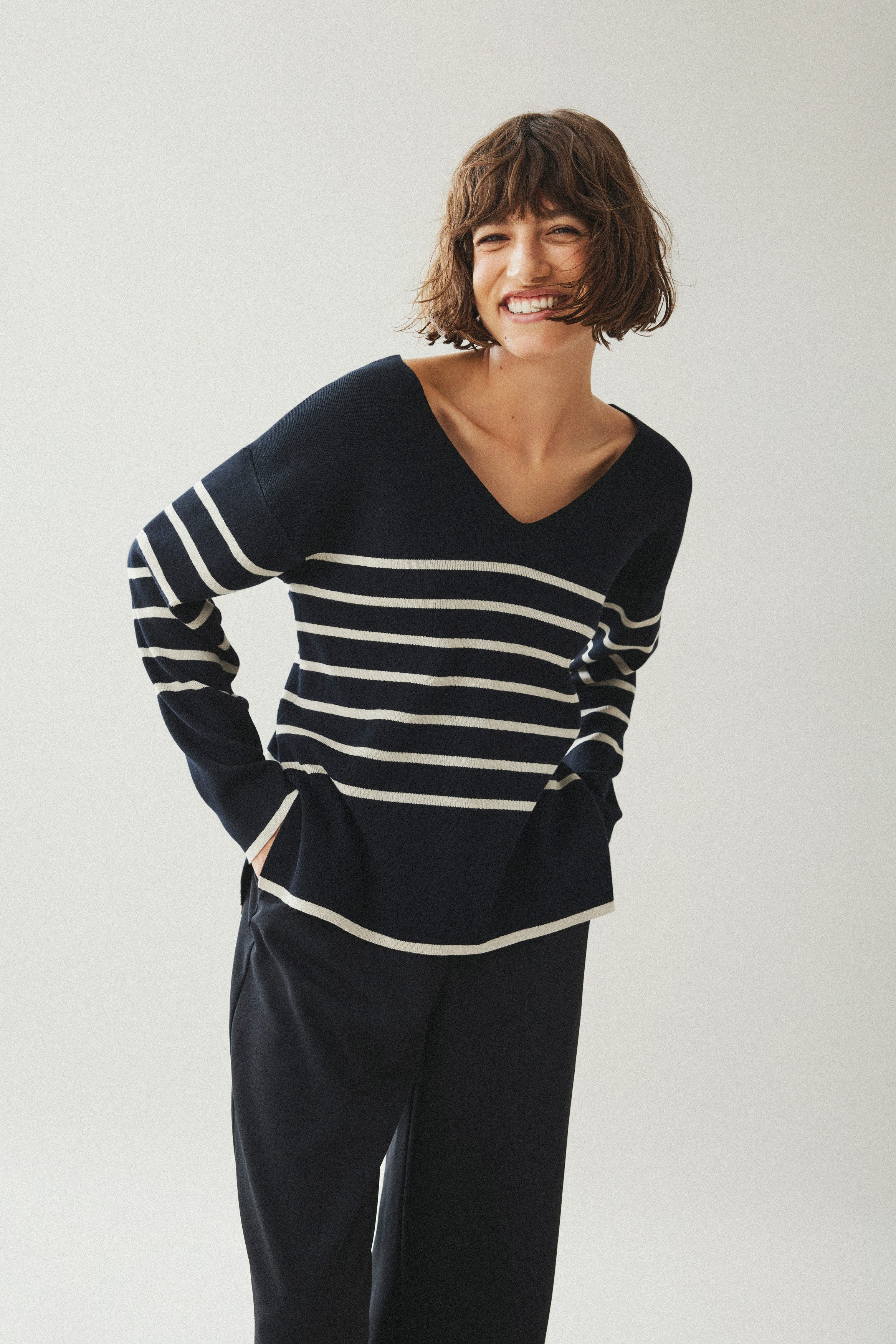 Vila V-Ausschnitt-Pullover VIOSTRIA V-NECK L/S REV günstig online kaufen