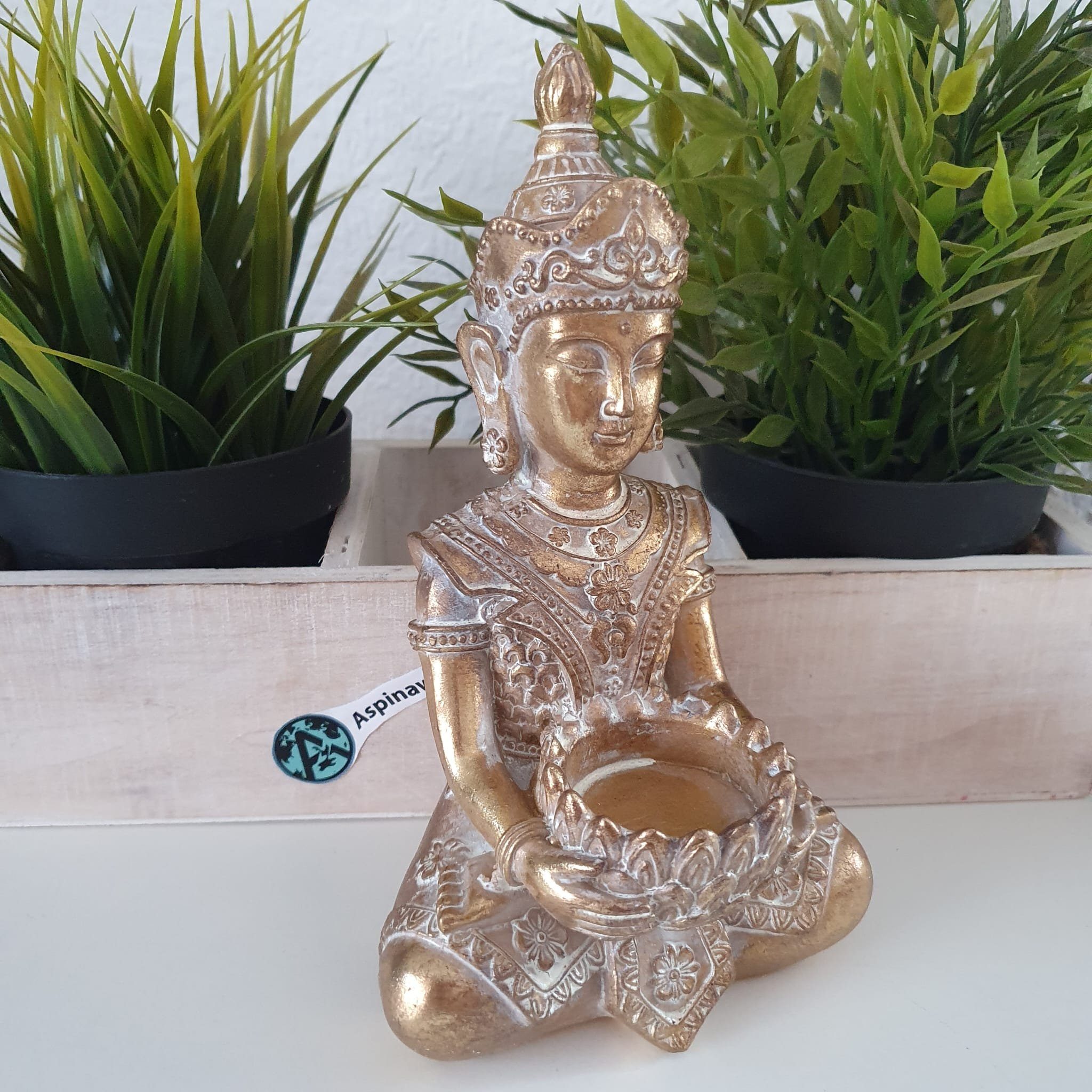 Aspinaworld Buddhafigur Sitzende Buddha Figur Gold als Teelichthalter 19 cm