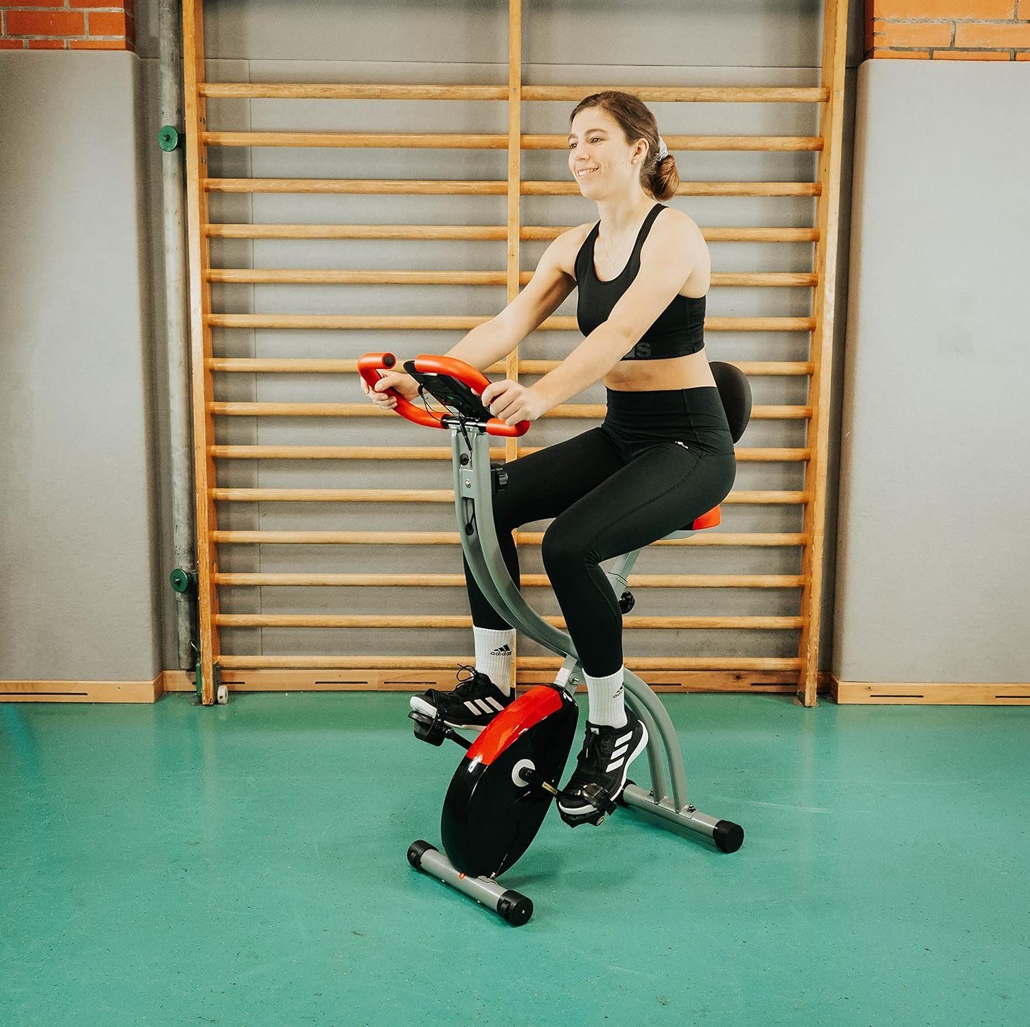 Heimtrainer LCD-Display, Trainingscomputer (Geschwindigkeitsüberwachung, LCD-Anzeige Zusammenklappbar, Widerstandsstufen), Handpulssensoren, Heimtrainer Fjoerdesports Heimtrainer, Gepolsterter verstellbare Fahrrad, Höhe, Widerstandsstufen, Sitz, mit verstellbare Heimtrainer Sitz, verstellbare mit gepolsterter Senioren Schwarz-Rot Fjoerdesports