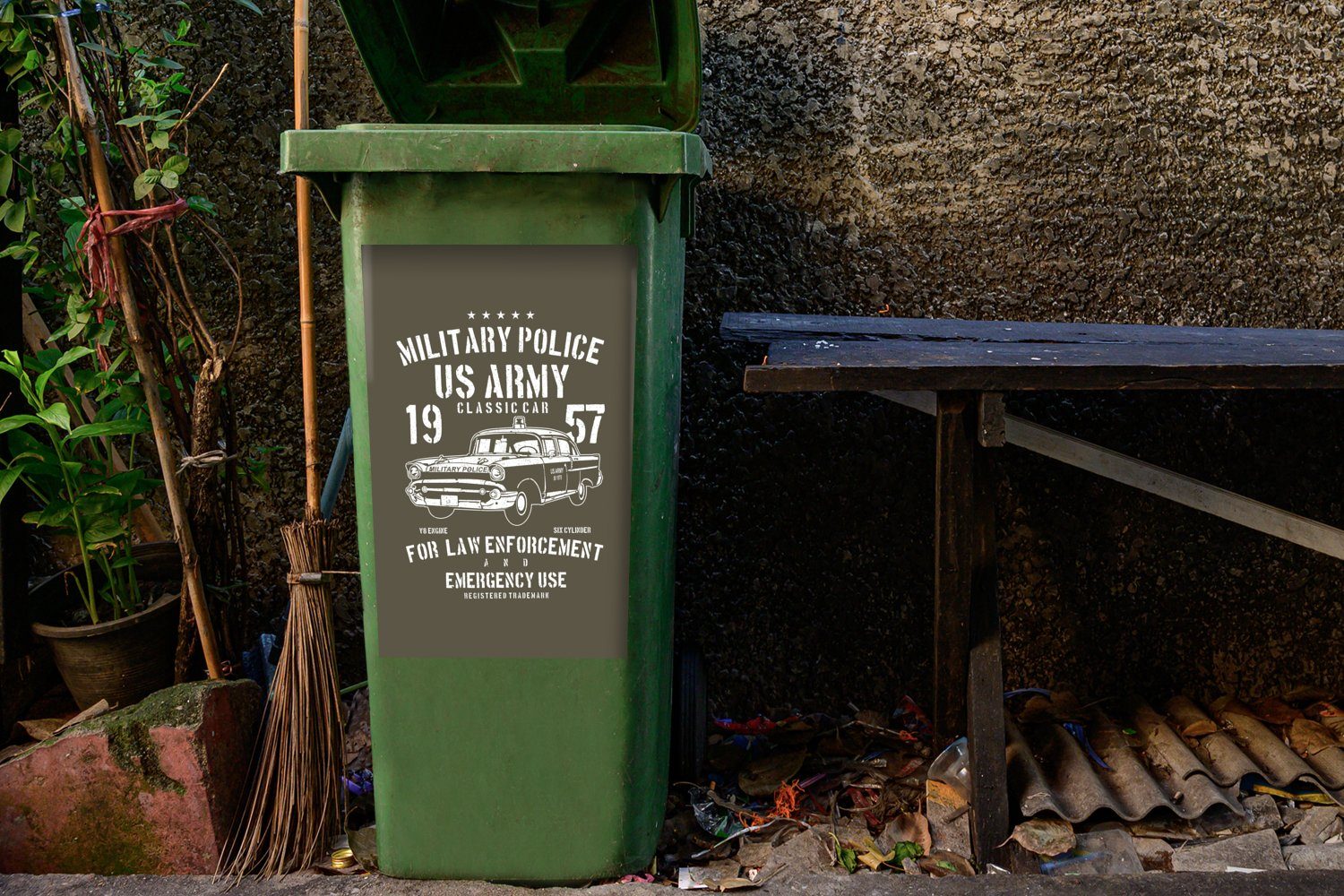 MuchoWow Wandsticker Mancave Auto Braun Container, Abfalbehälter Mülltonne, St), - (1 Sticker, - Vintage - Mülleimer-aufkleber, Polizei 
