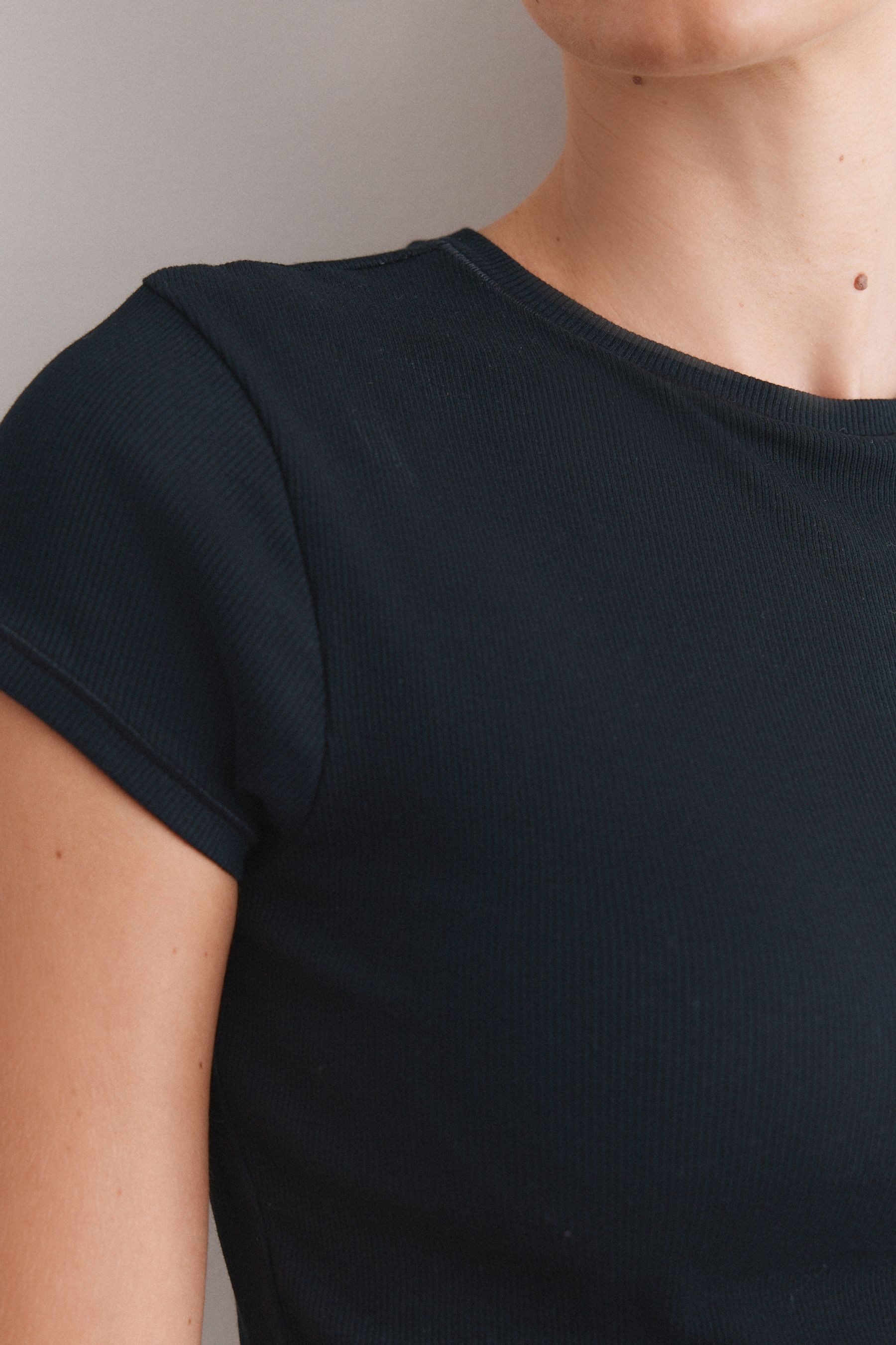 Next T-Shirt Geripptes T-Shirt mit verdecktem Support (1-tlg)