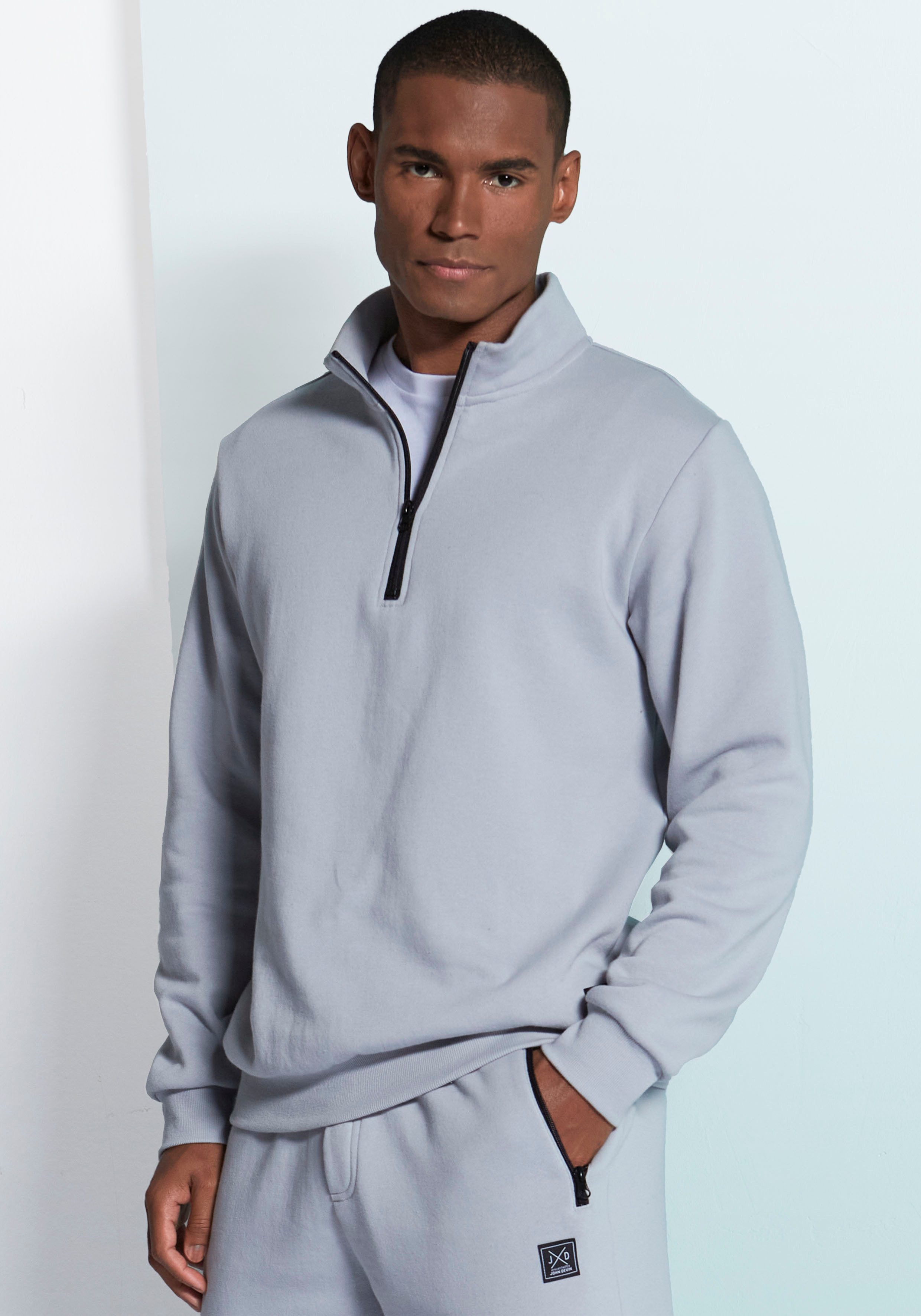 John Devin Sweatshirt Troyer mit schwarzem Reißverschluss am Kragen, aus Baumwoll-Mix