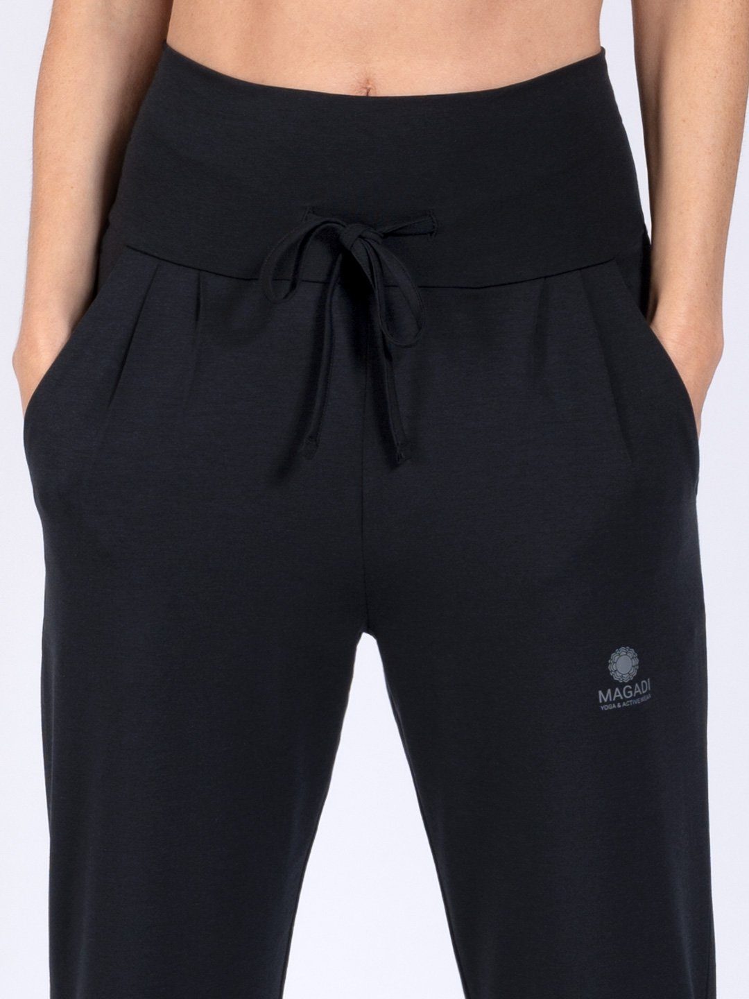 Magadi Yogahose Susan aus weichem Naturmaterial mit Taschen