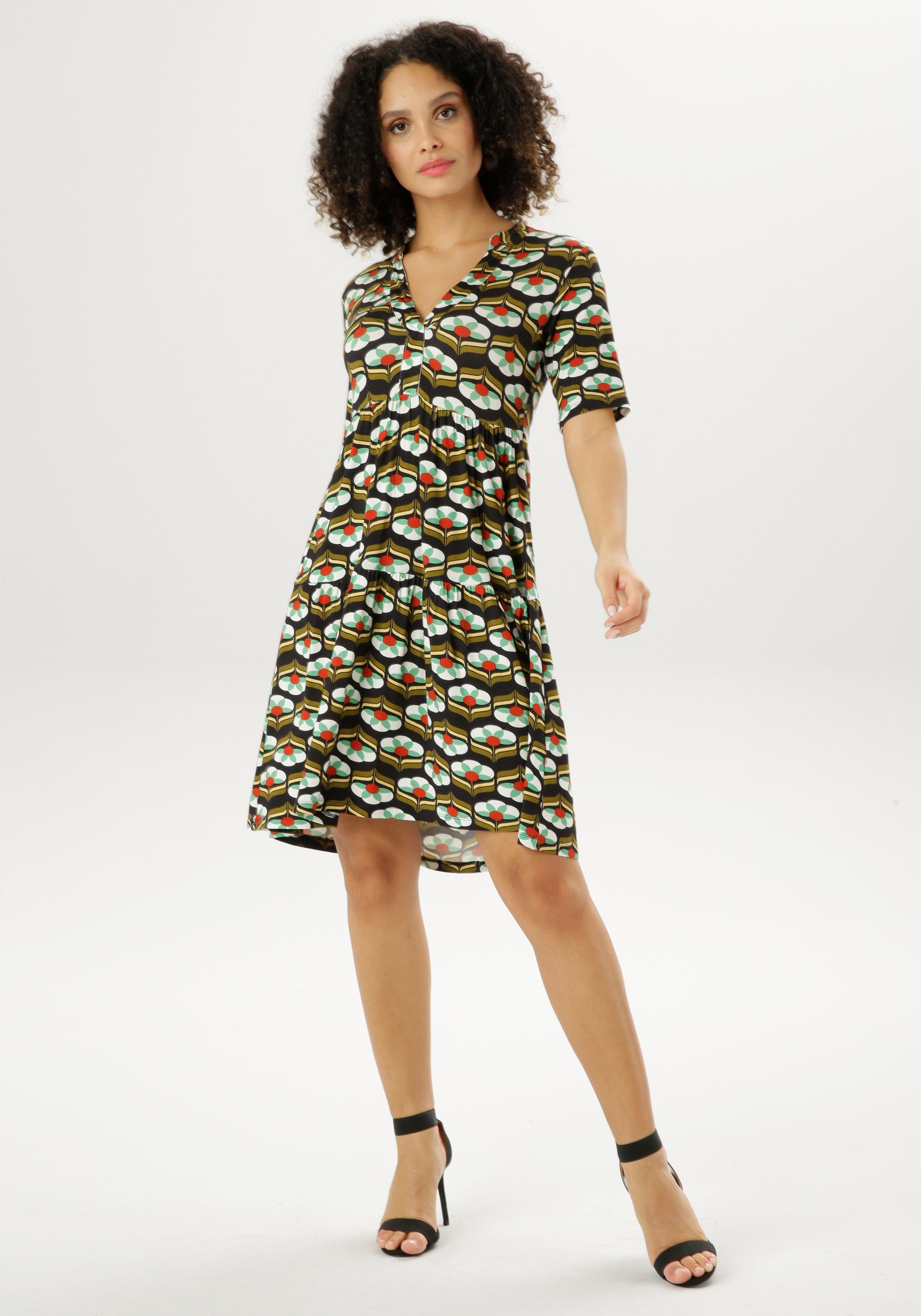 Aniston CASUAL Sommerkleid mit im Druck Retro-Look trendigem