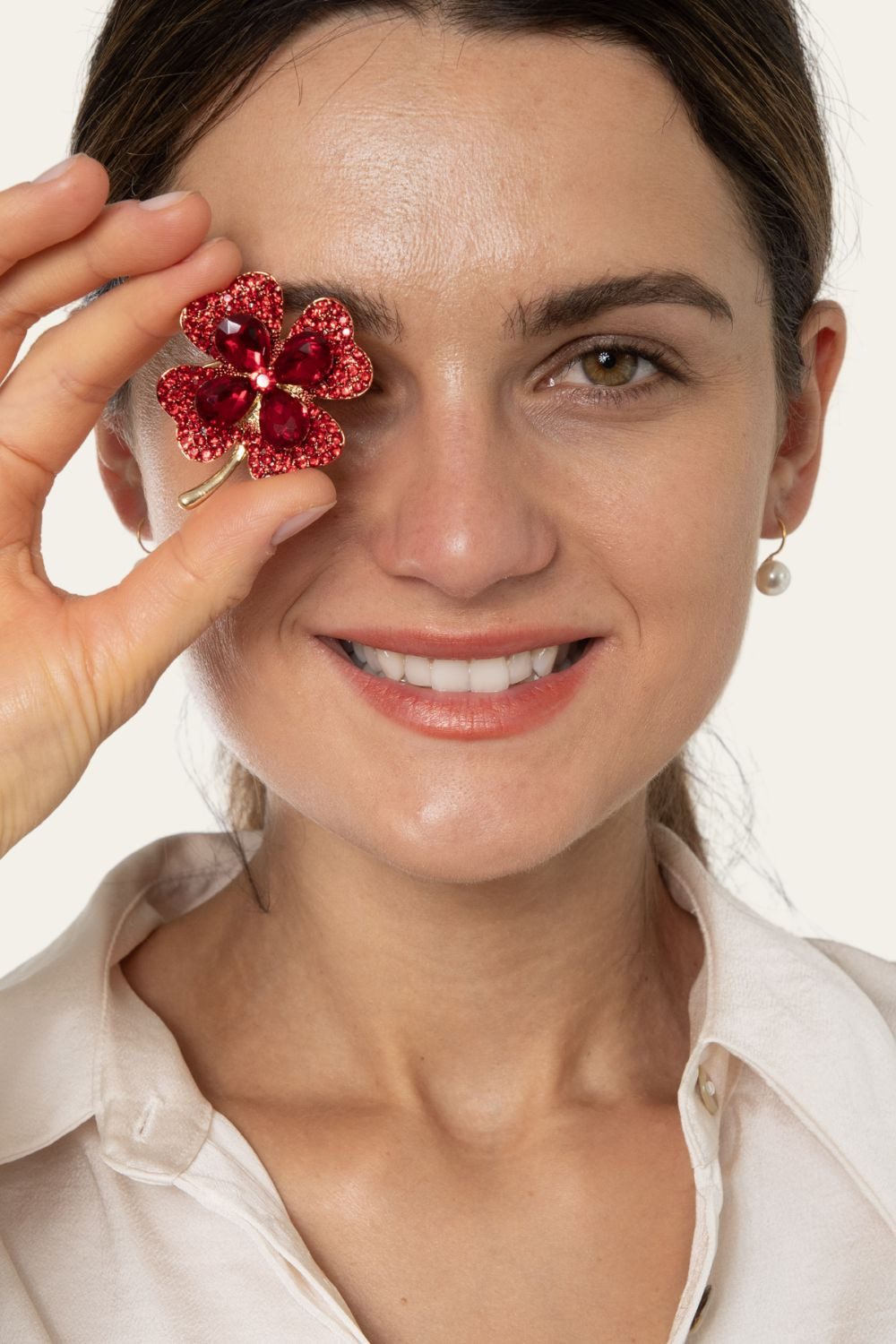 MayTree Brosche "Klee", rot (Stück, 1-tlg), Metallbrosche mit Glassteinen u günstig online kaufen