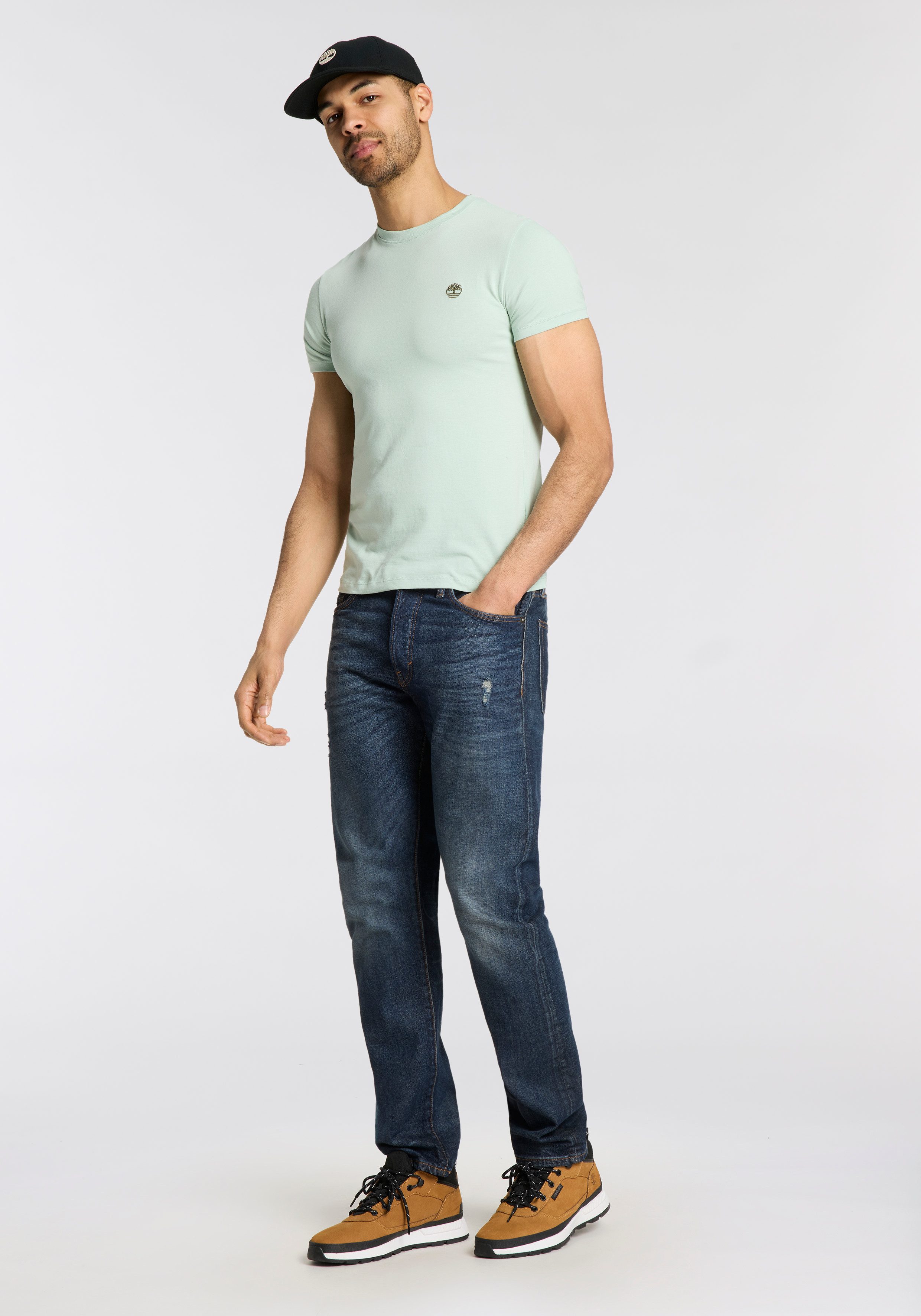 Zum Outfit 12