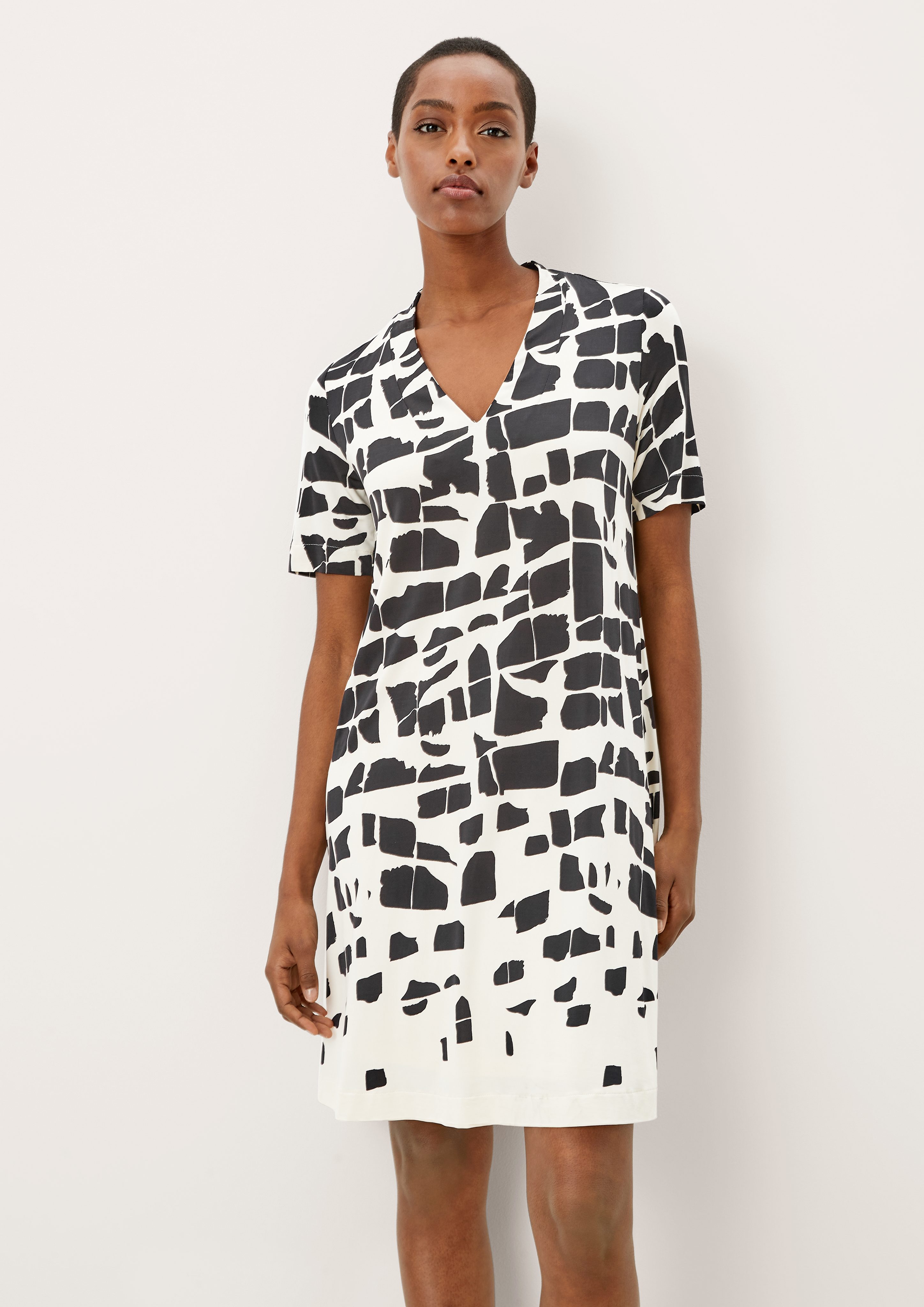 s.Oliver BLACK LABEL Minikleid Kleid mit Allover-Print black panneau prin