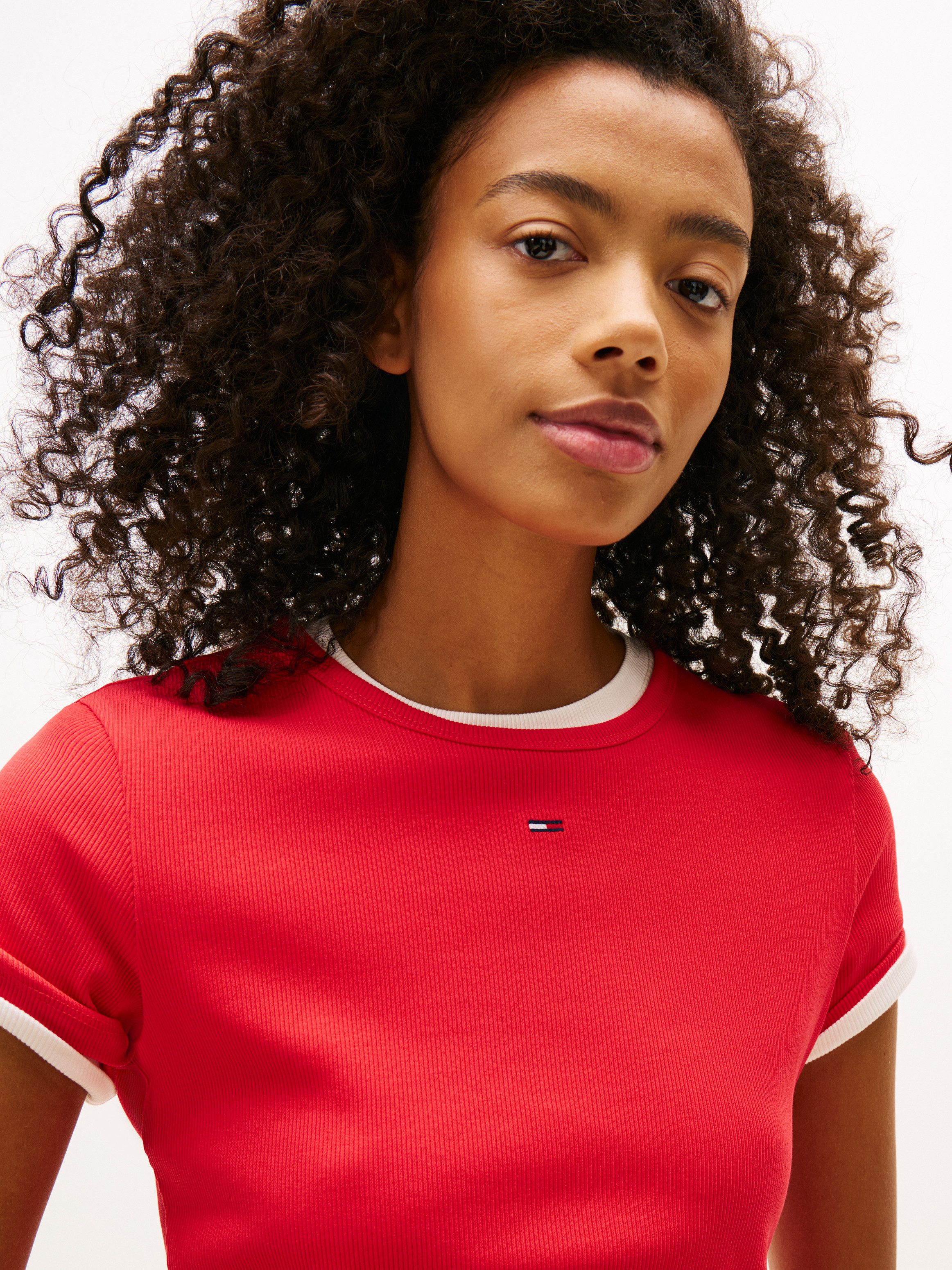 Tommy Jeans Kurzarmshirt TJW ESSENTIAL RIB SHORT SLEEVE EXT Baumwollmischung in gerippter Struktur, Slim Fit