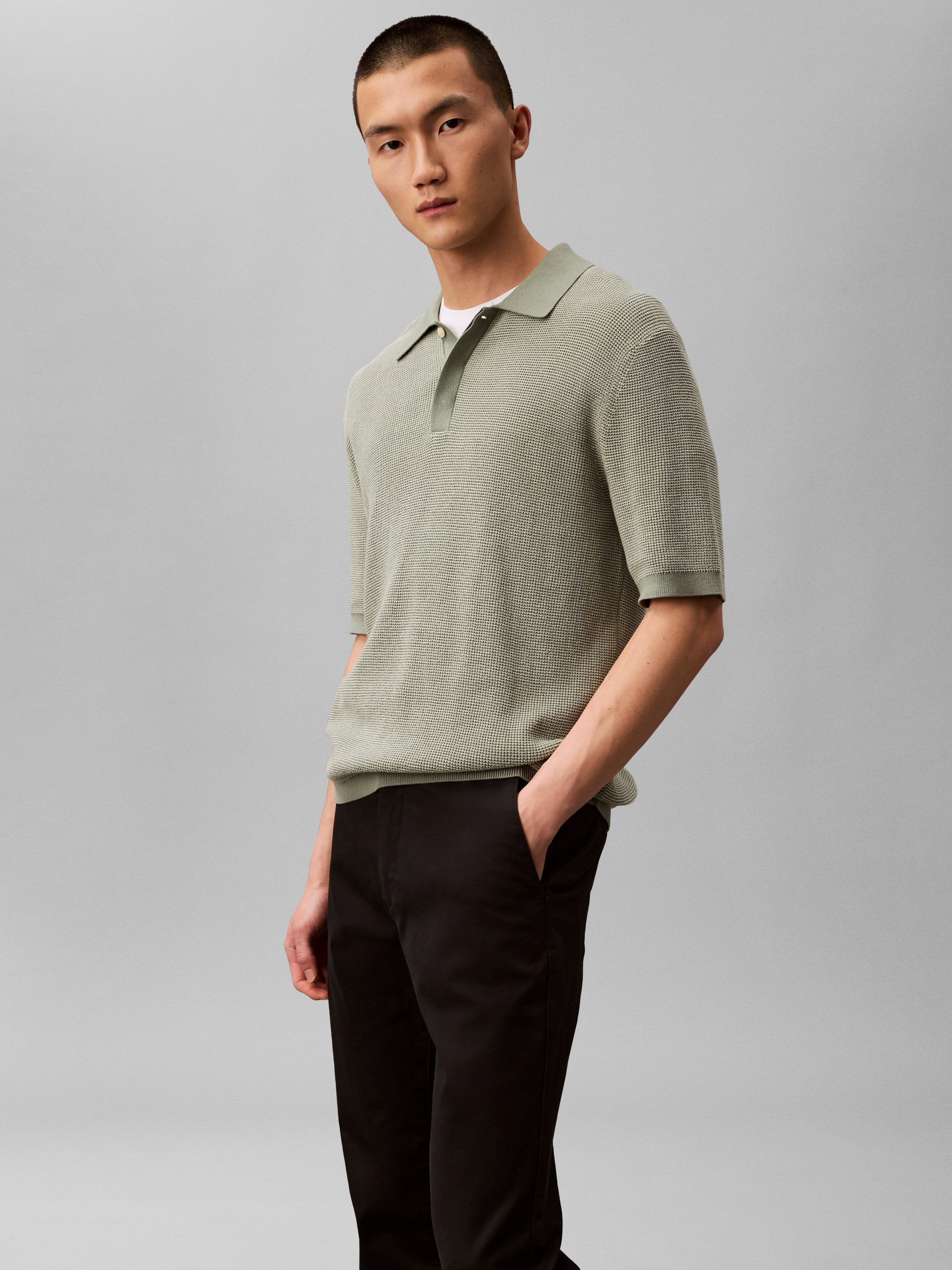 Calvin Klein Jeans Chinohose Mit Gürtelschlaufen – Bild 5 von 5