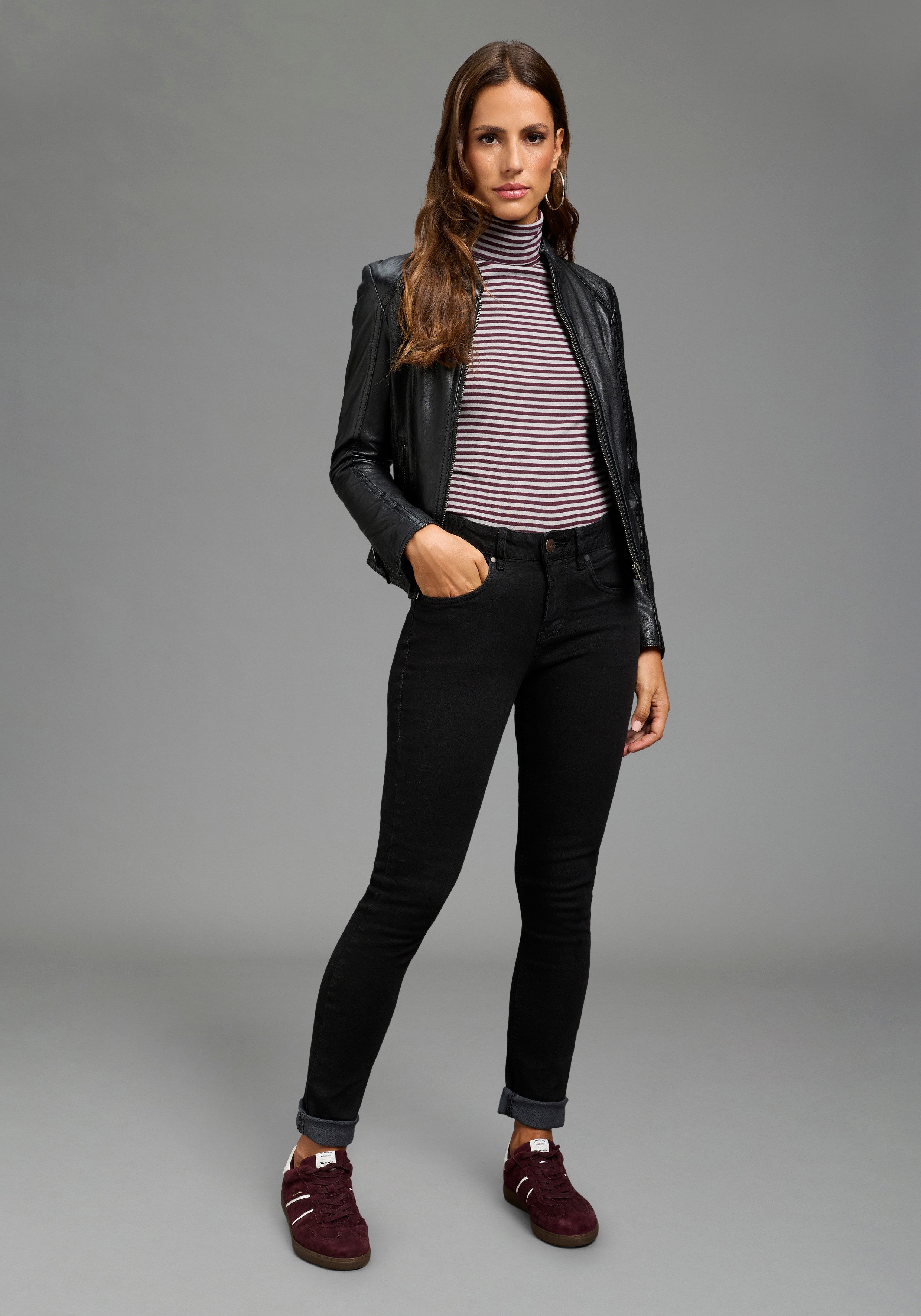 Zum Outfit 8