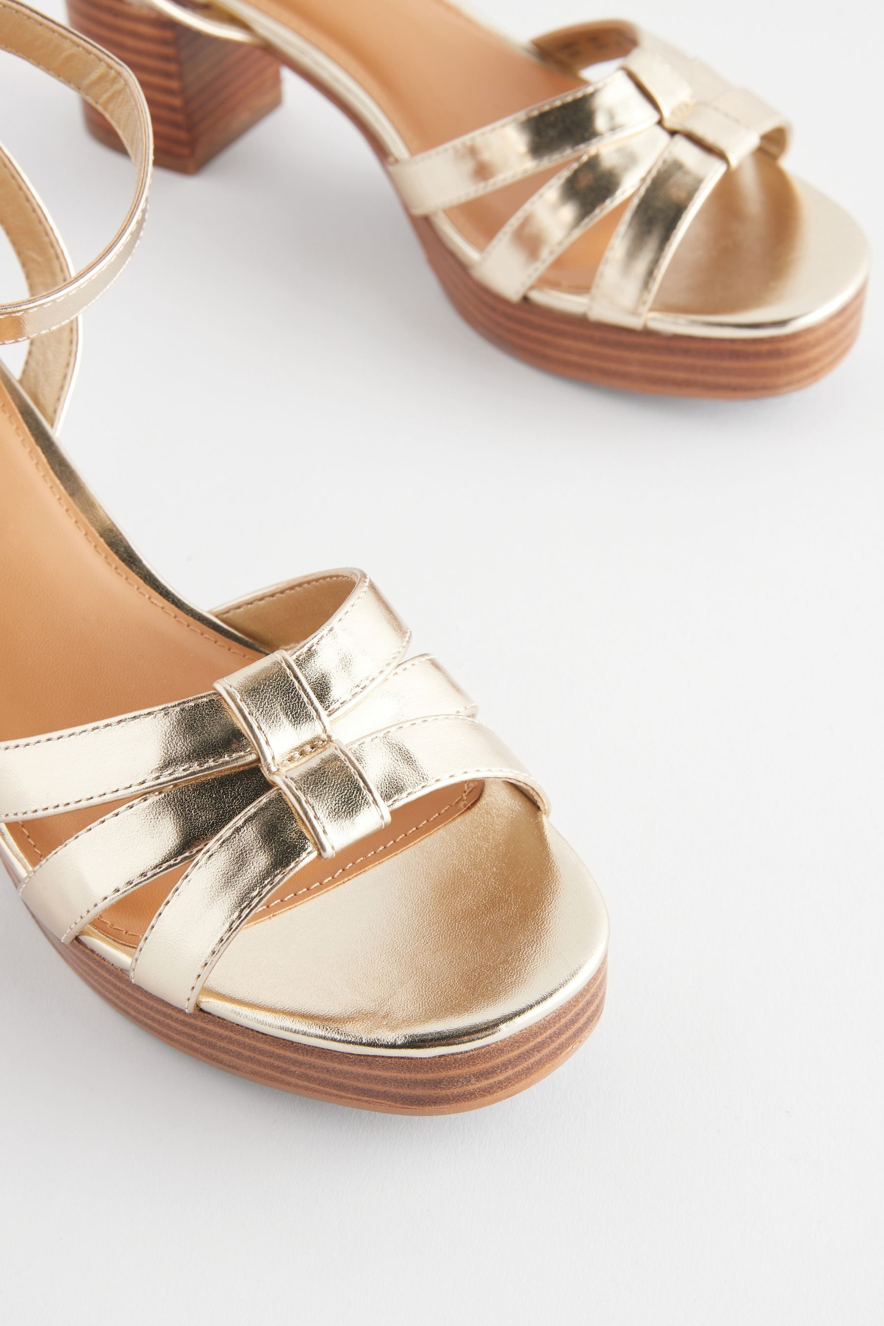 Next Forever Comfort® Niedrige Keilabsatzschuhe Plateausandaletten günstig online kaufen