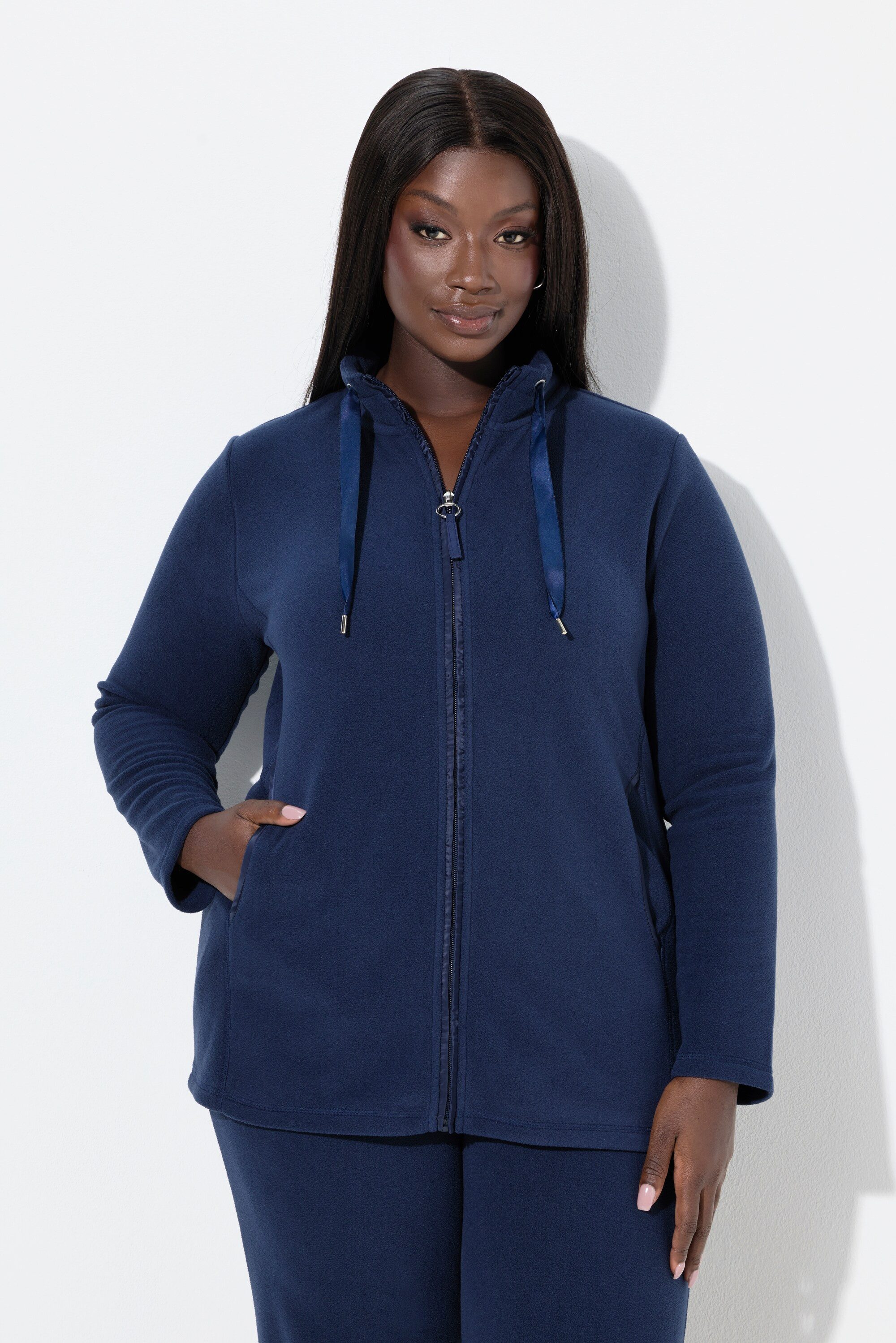 Sweatjacke Loungewear-Jacke Fleece Satinband Stehkragen