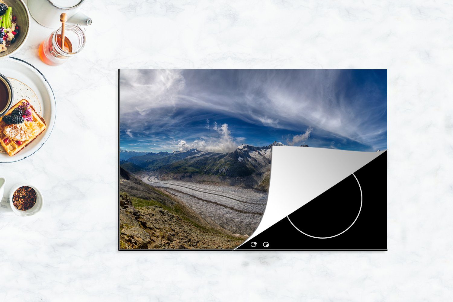 MuchoWow Herdblende-/Abdeckplatte Panorama des mit Arbeitsfläche der Mobile Vinyl, Himmel, blauem in Ceranfeldabdeckung Aletschgletschers nutzbar, 78x52 (1 tlg), cm, Schweiz