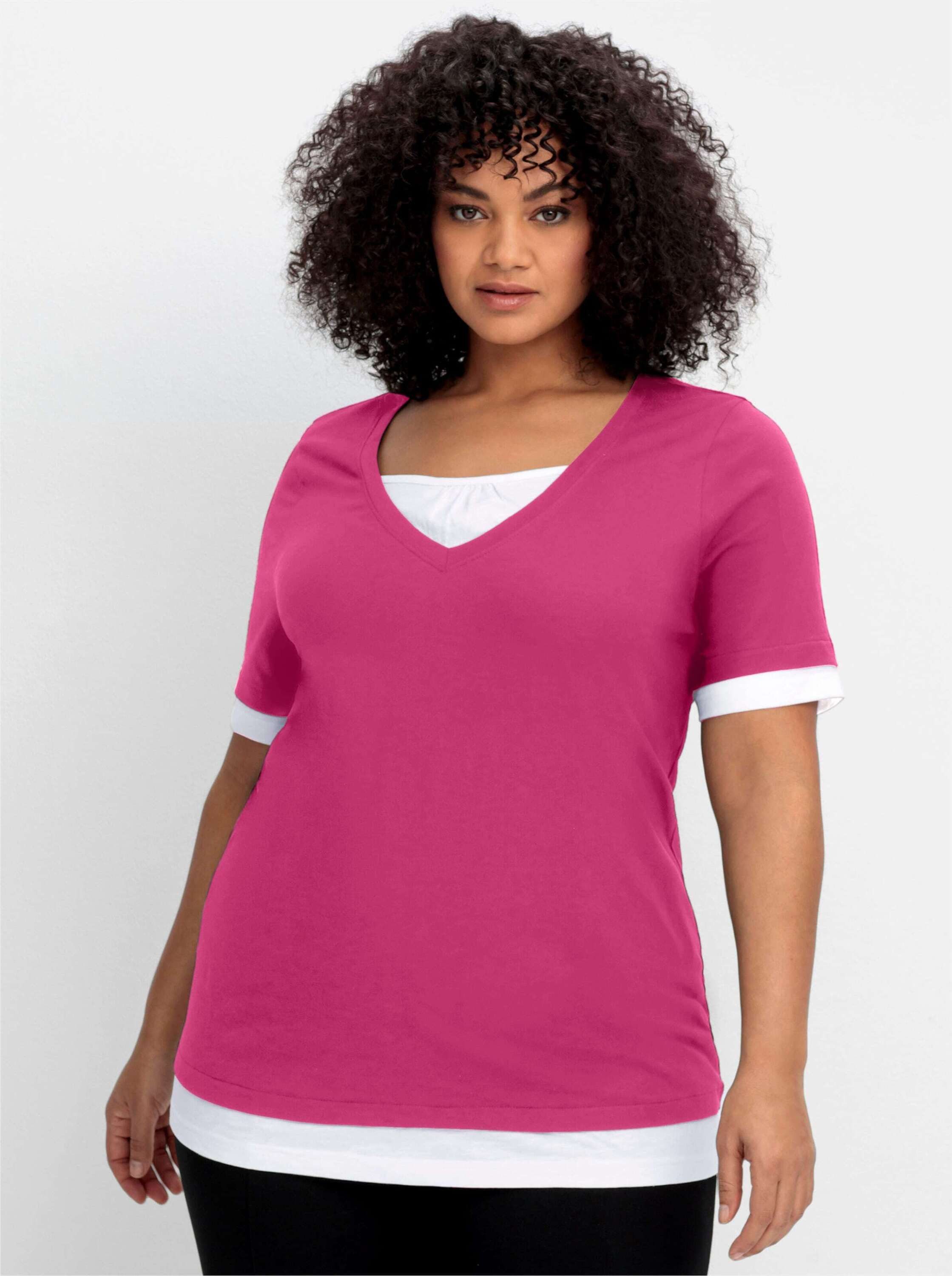 Sheego T-Shirt 2-in-1-Shirt Kurzarm in 2-in-1-Optik, mit V-Ausschnitt