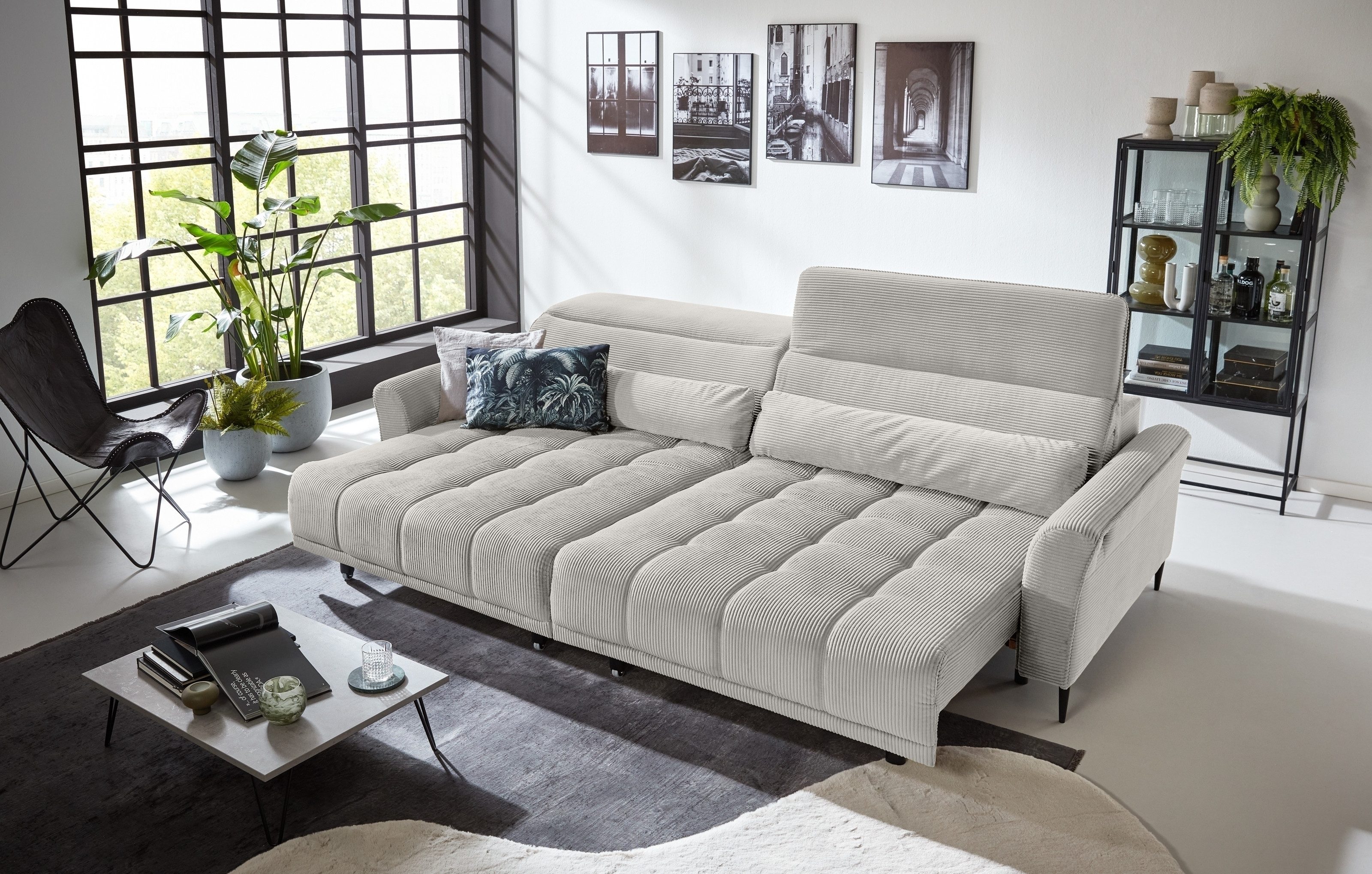 Iwaniccy Big-Sofa 2x elektr. Verstellung, 2 Kissen, Cord taupe - 280x108x118cm (BxHxT)