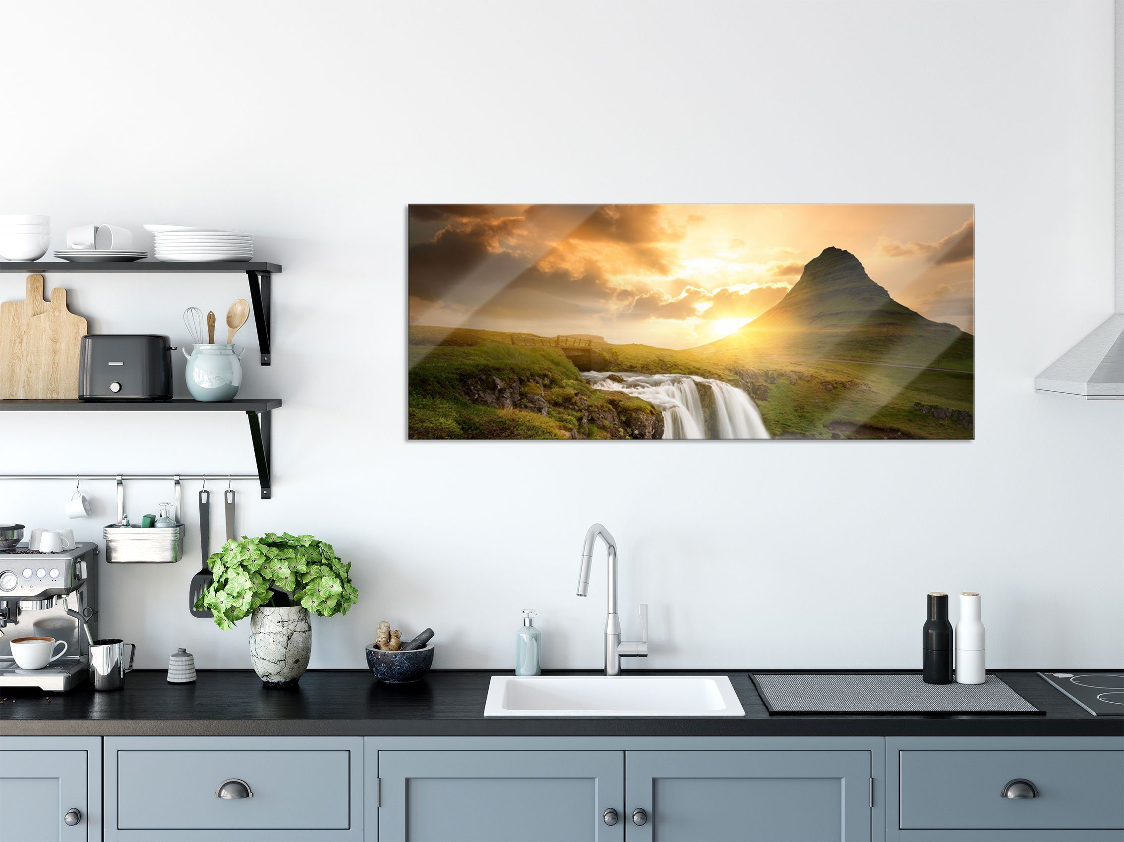 Pixxprint Glasbild Wasserfall bei Sonnenuntergang, Wasserfall bei Sonnenuntergang (1 St), Glasbild aus Echtglas, inkl. Aufhängungen und Abstandshalter