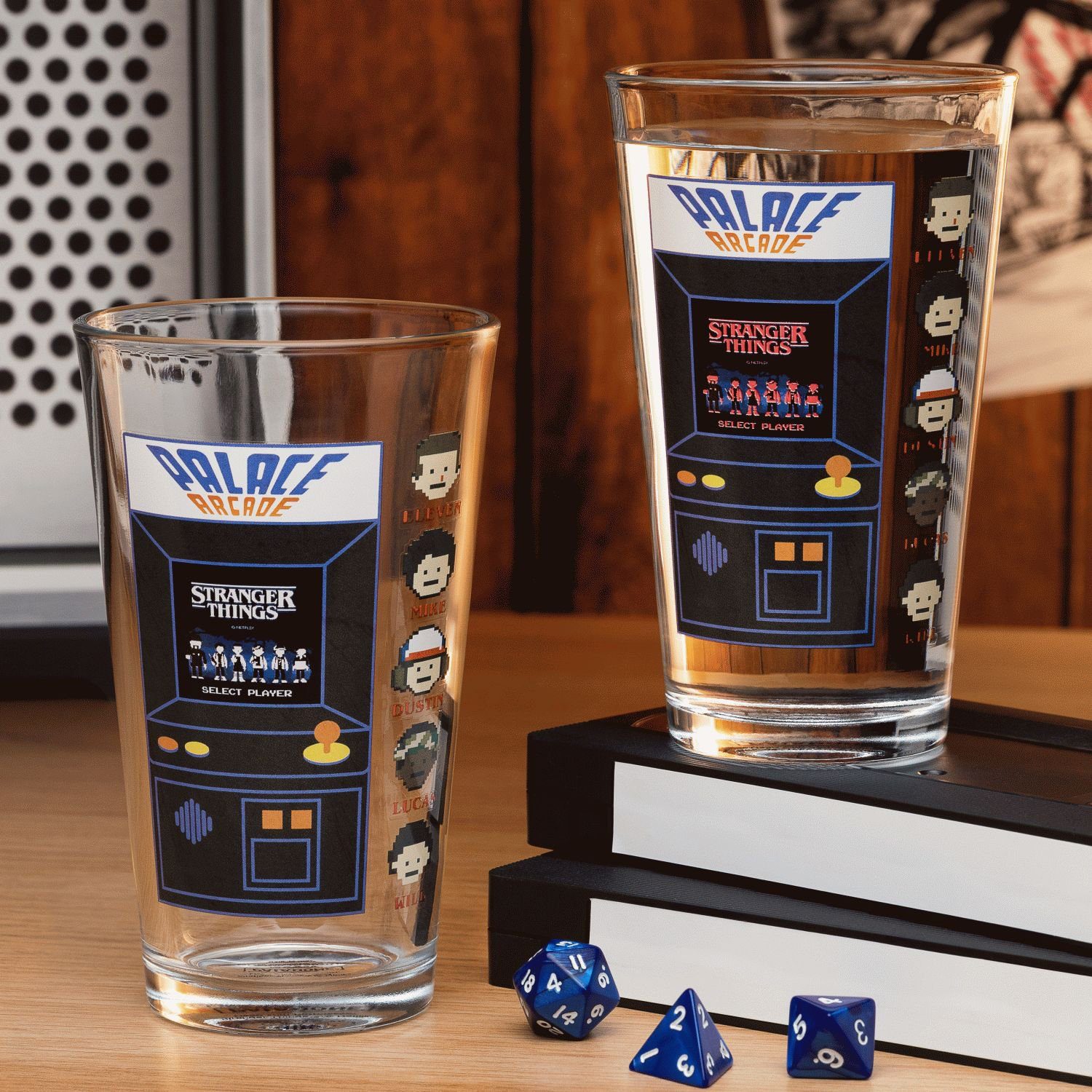 Paladone Tasse Stranger Things Thermoeffekt Glas Arcade