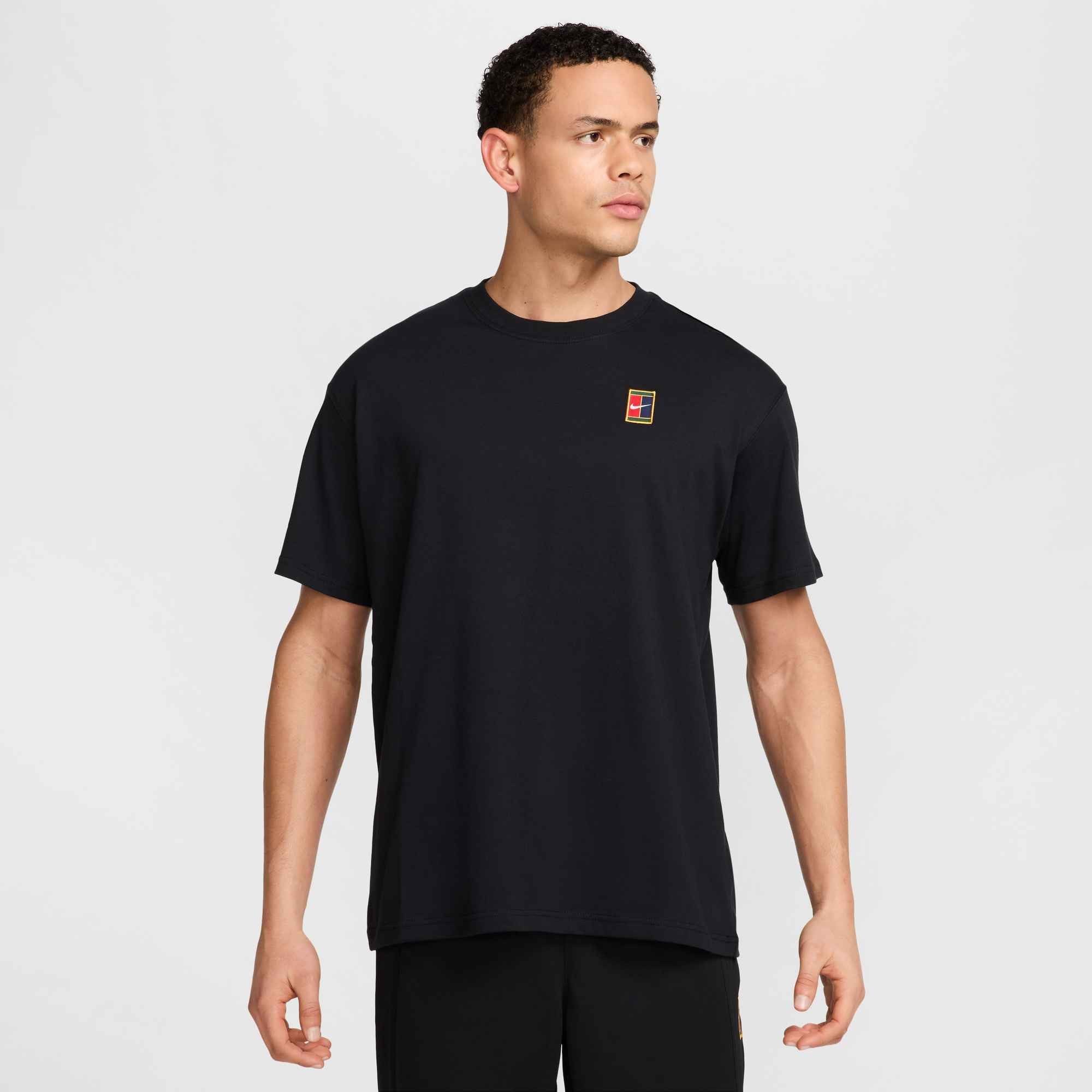 Nike T-Shirt NikeCourt Men's Max90 Tennis T-Shirt mit unifarbenem Design, Kurzarm, aus Jersey, Basic-Passform