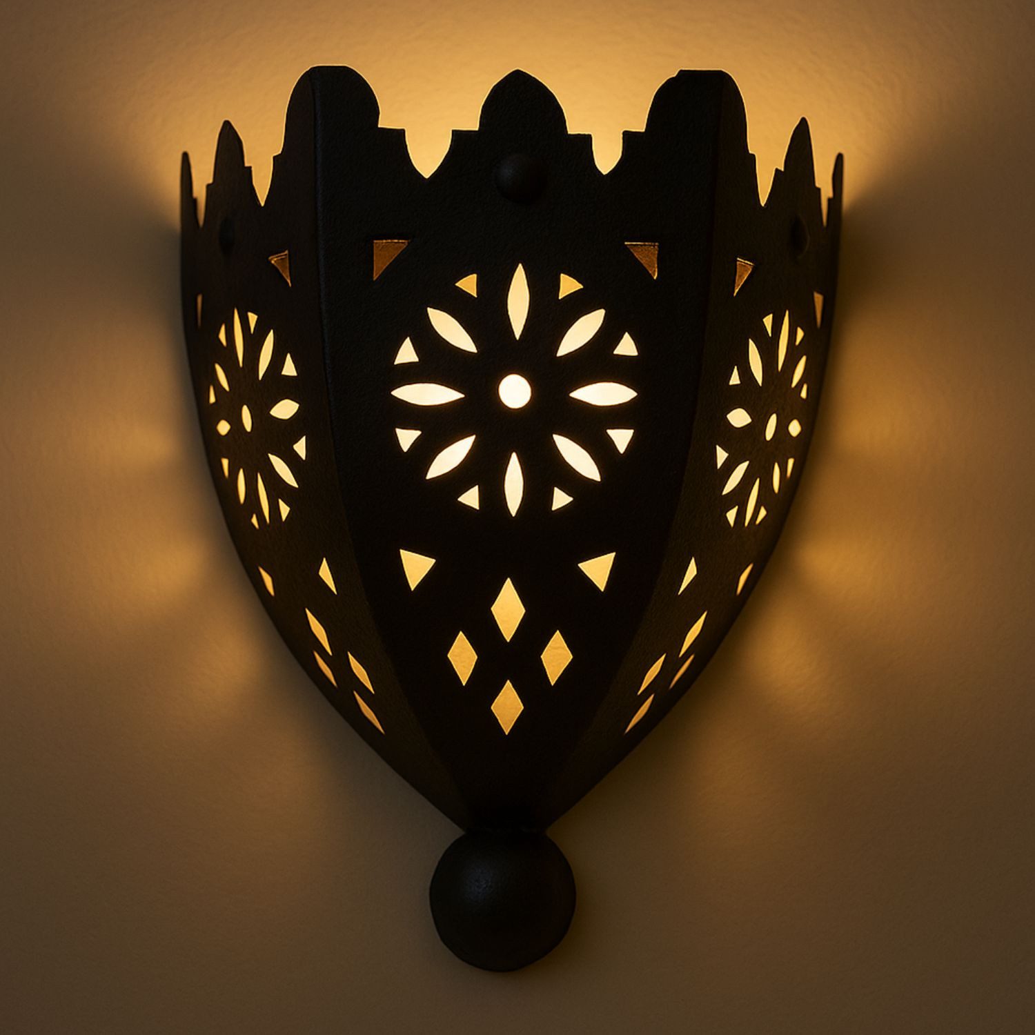 Marrakesch Orient & Mediterran Interior Wandleuchte Marokkanische Wandleuchte Kamal Lampe aus Metall in Schwarz 26 cm, Handarbeit