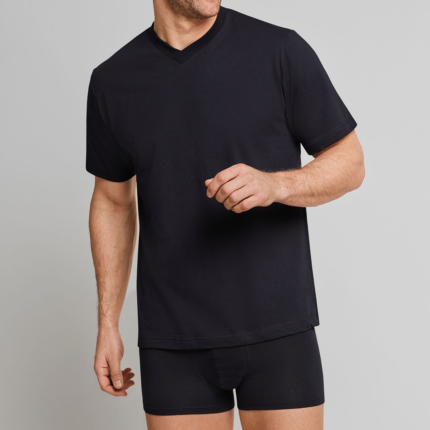 Schiesser T-Shirt (4-tlg) V-Ausschnitt, kurzarm, verstärkte Halsnaht, im 4er Pack Schwarz