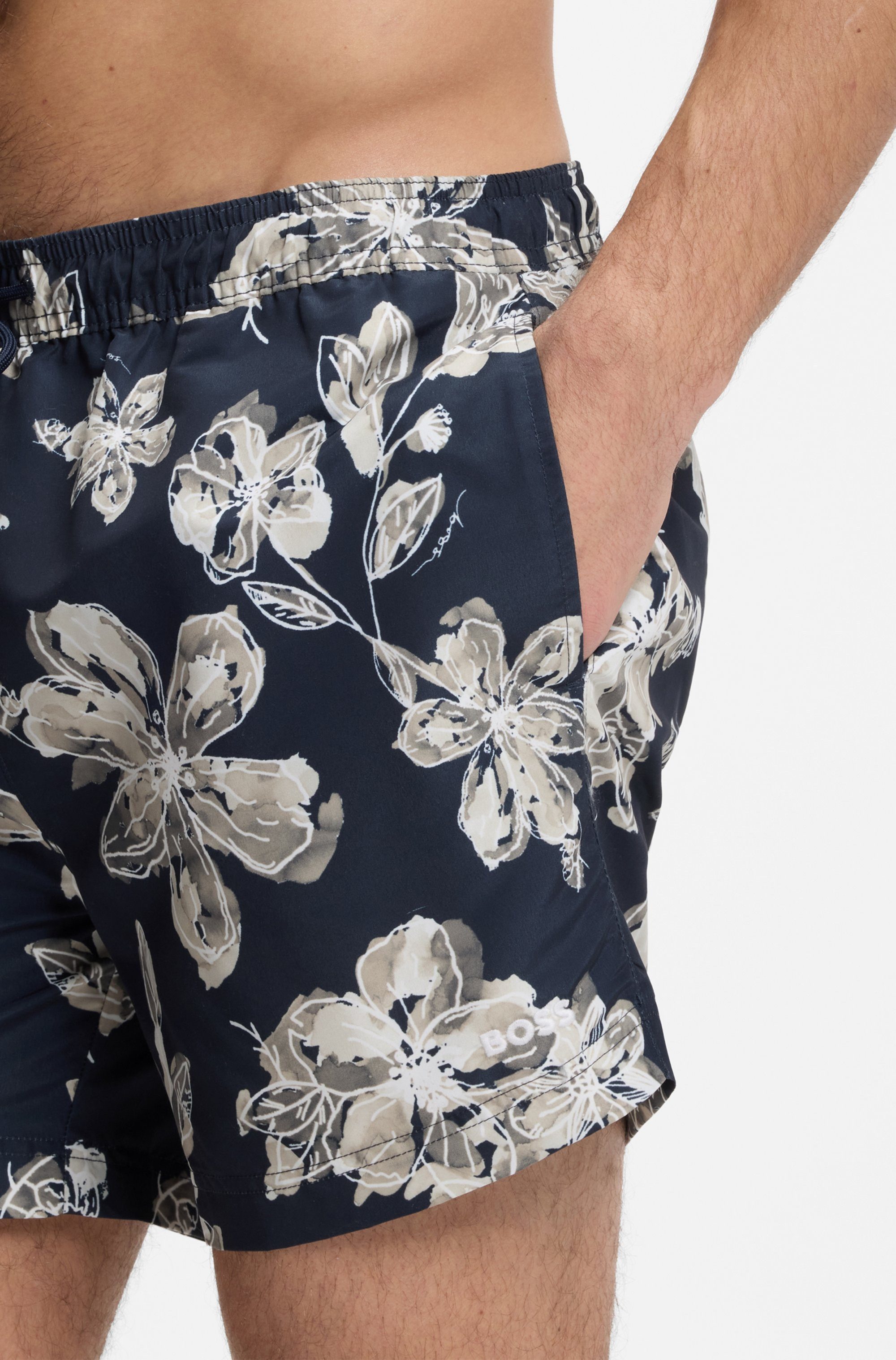 BOSS Badeshorts Discus schnelltrocknend, moderner Allover-Print