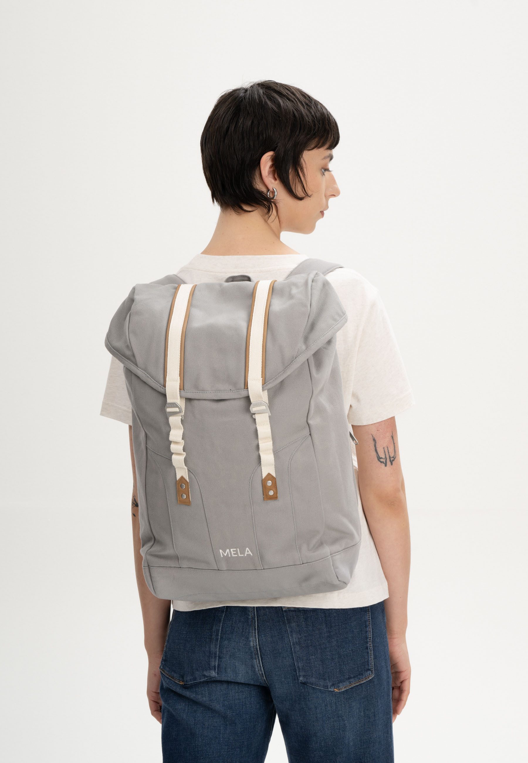 MELA Rucksack Rucksack Style MELA V, Seitlich verstecktes Fach für Kleinteile wie Handy und Kosmetika