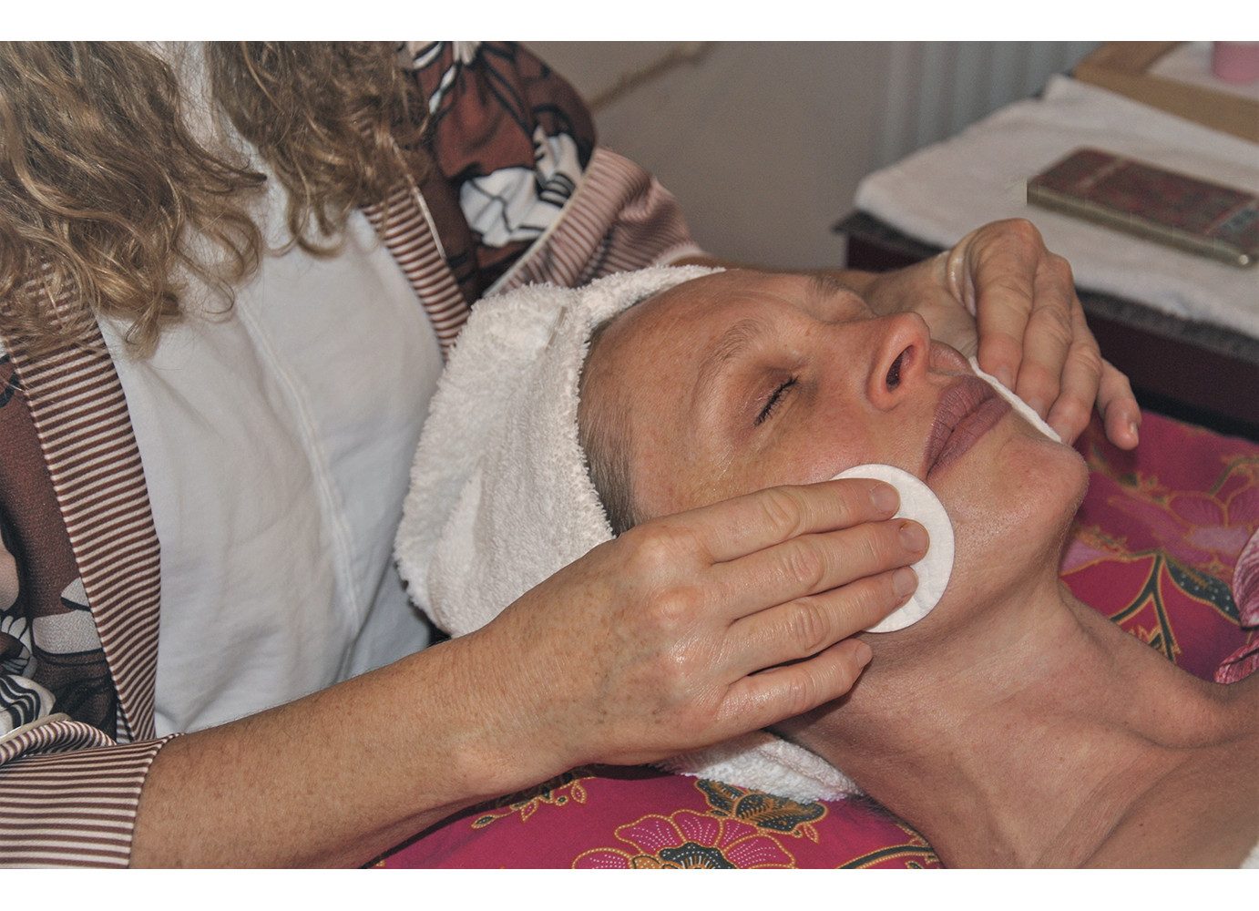 Jochen Schweizer Erlebnisgutschein Anti Aging Behandlung München (1,5 Std), Frisch in den Tag starten – mit der Anti-Aging-Behandlung