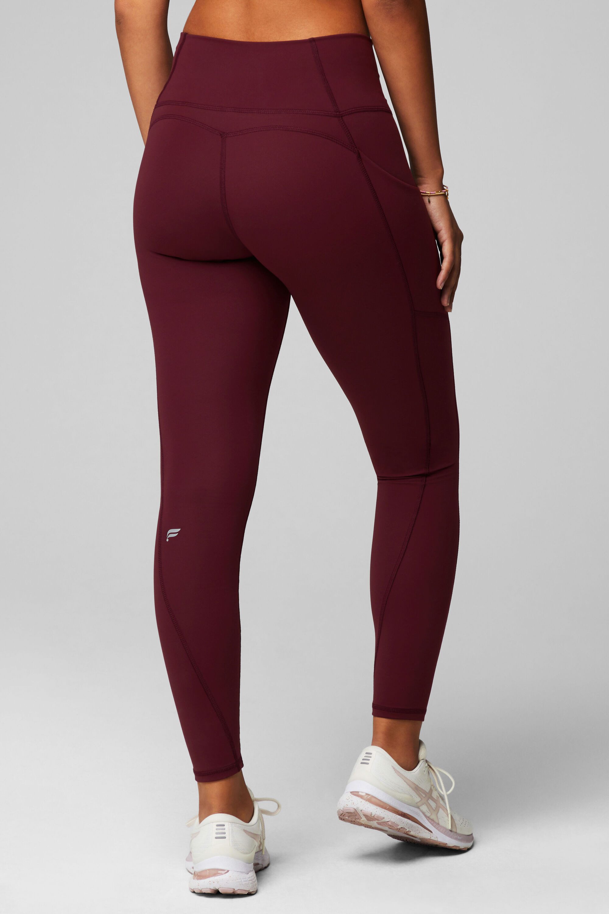 Fabletics Leggings Oasis PureLuxe High-Waisted aus blickdichtem Stoff und mit mittlerer Kompression – Bild 3 von 5