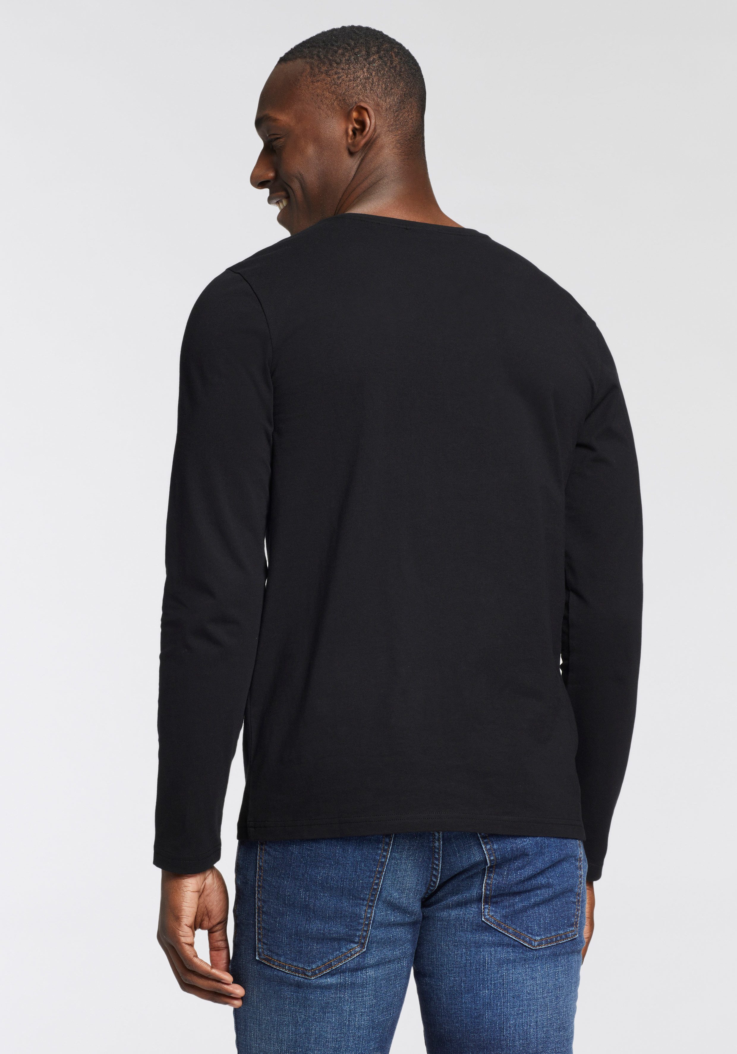 Bruno Banani Langarmshirt Mit Brusttasche und Frontprint – Bild 4 von 5