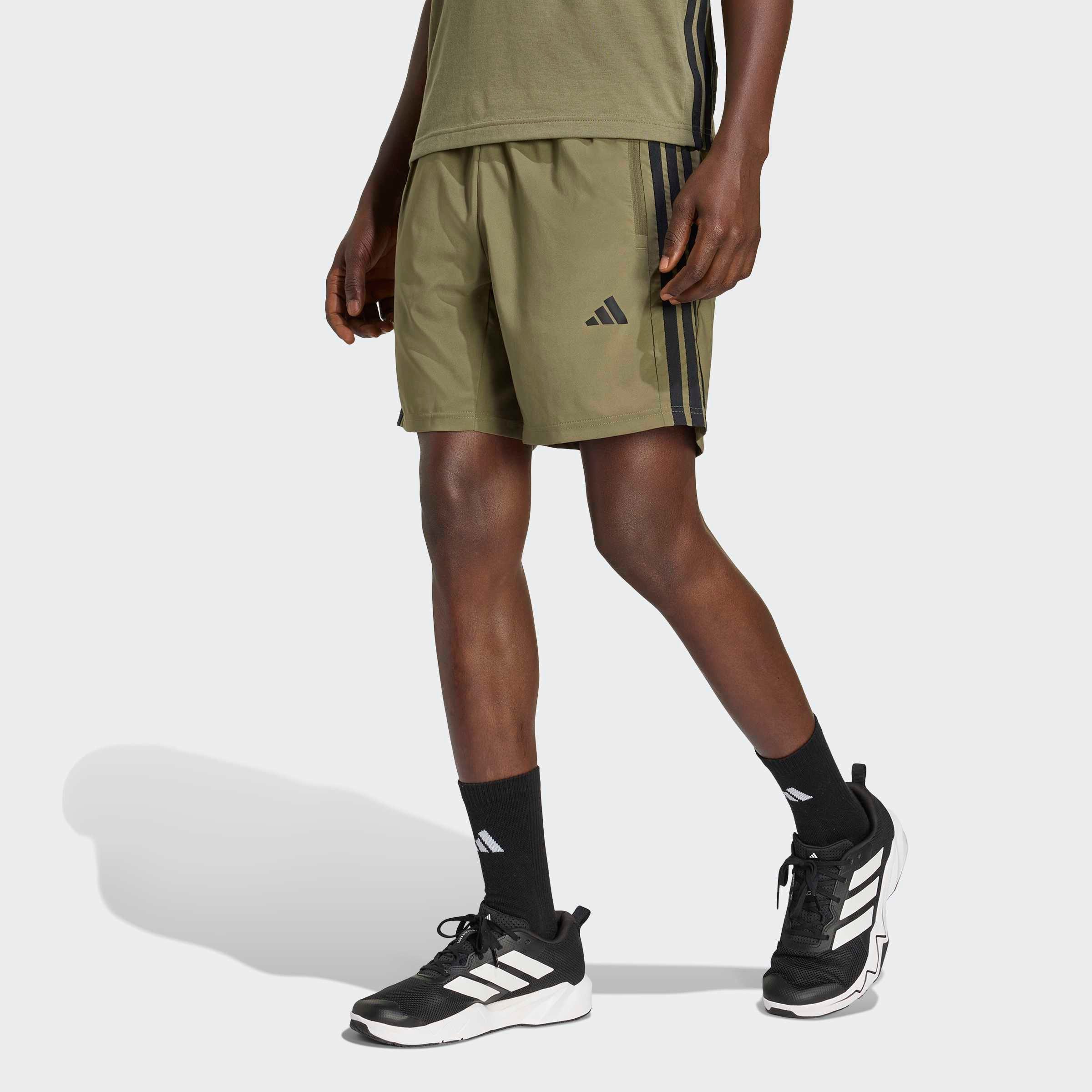 adidas Performance Shorts WORKOUT ESSENTIALS 3-STRIPES WOVEN für Fitness und Sportmode, normal-weite Passform