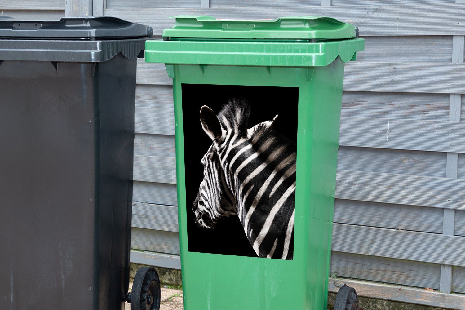 MuchoWow Wandsticker St), Mülltonne, (1 Mülleimer-aufkleber, Zebra Abfalbehälter Schwarz Tier - Container, - Sticker, Porträt 
