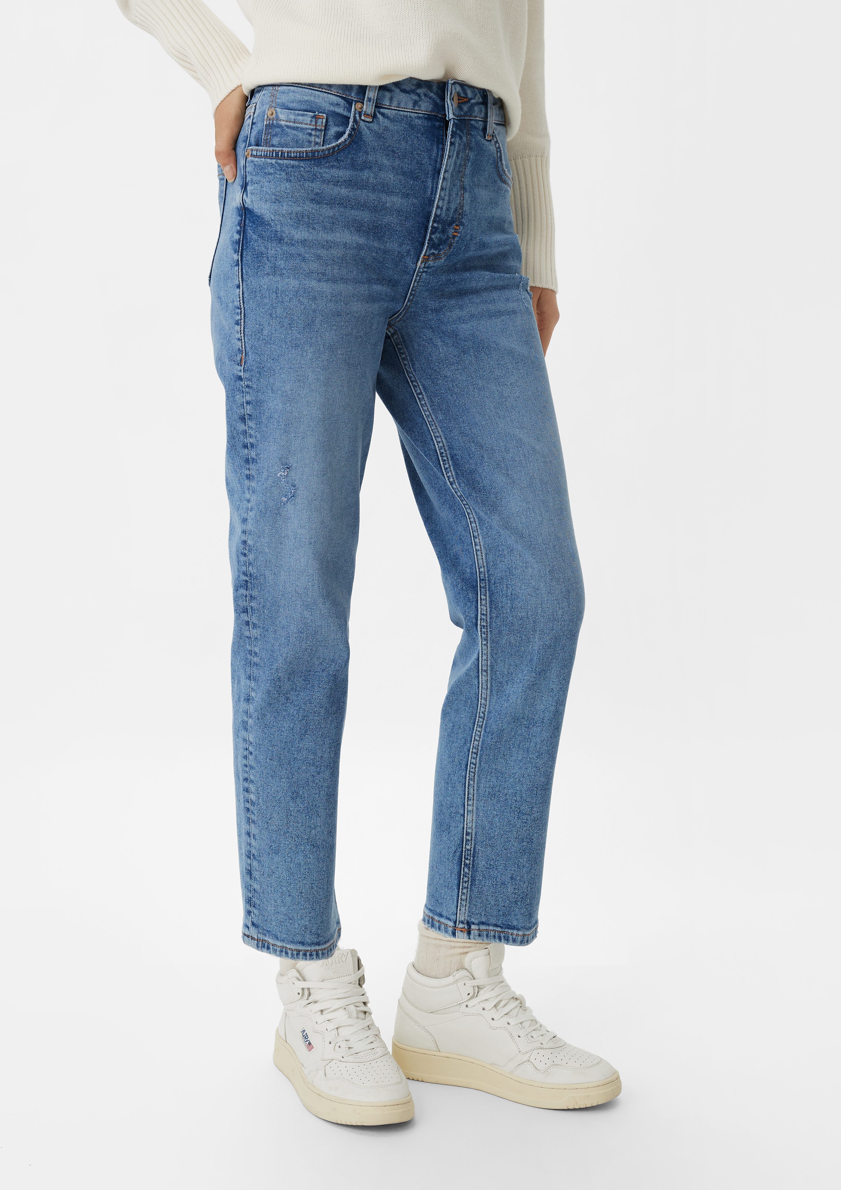 Kontrastnähte, Slim: identity Leder-Patch, Jeans mit Destroyes, comma 5-Pocket-Jeans Mom Waschung casual Waschung
