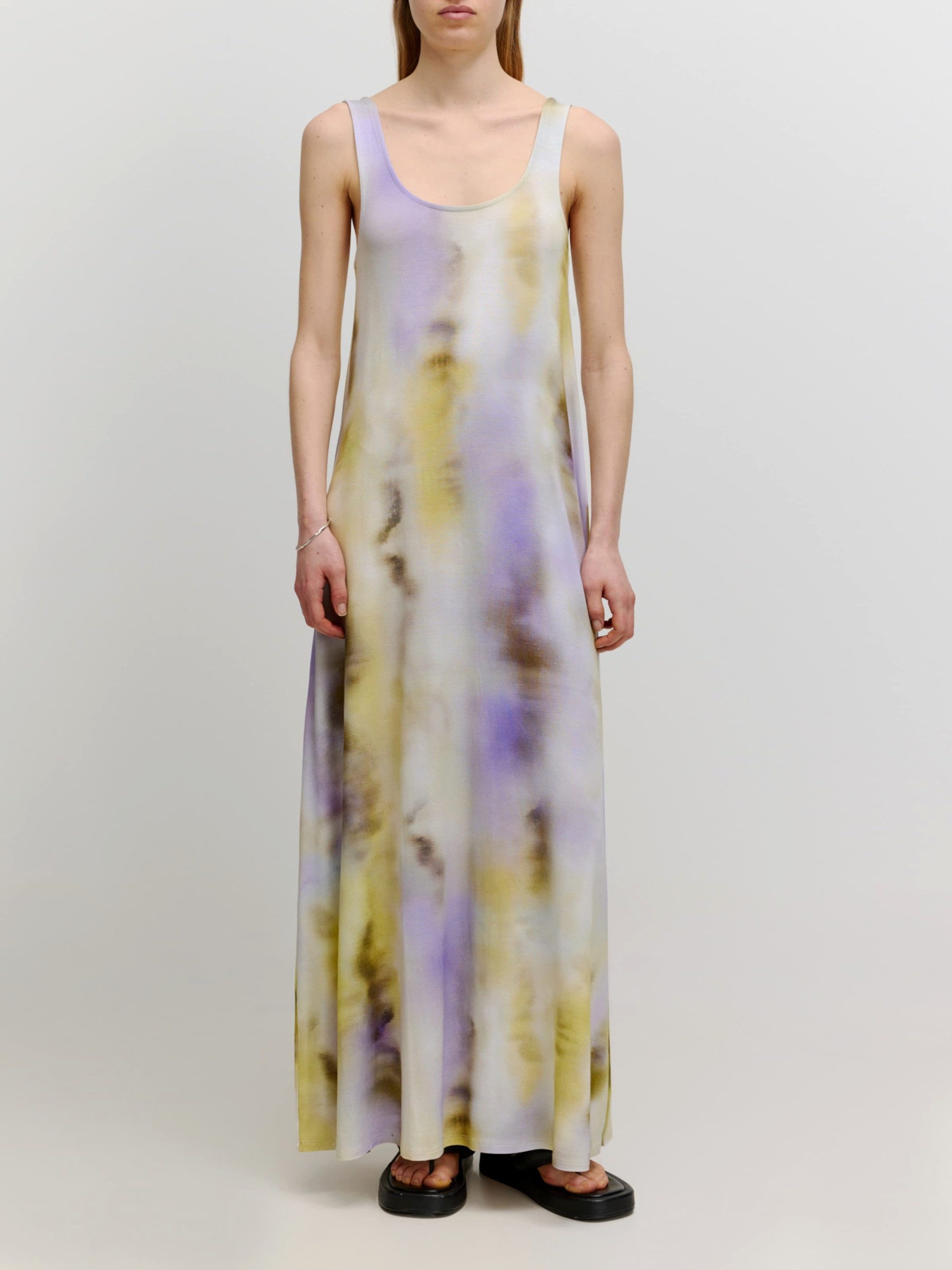 EDITED Maxikleid Liora (1-tlg) Falten günstig online kaufen