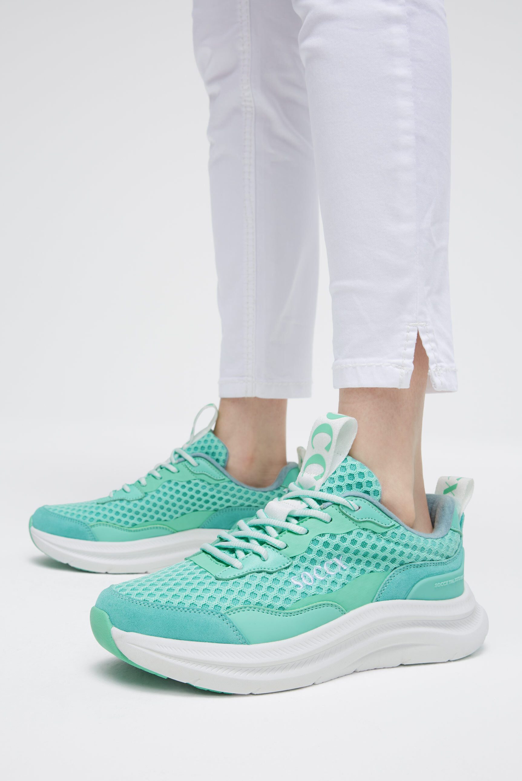 SOCCX Sneaker mit wasserabweisendem Mud Cover