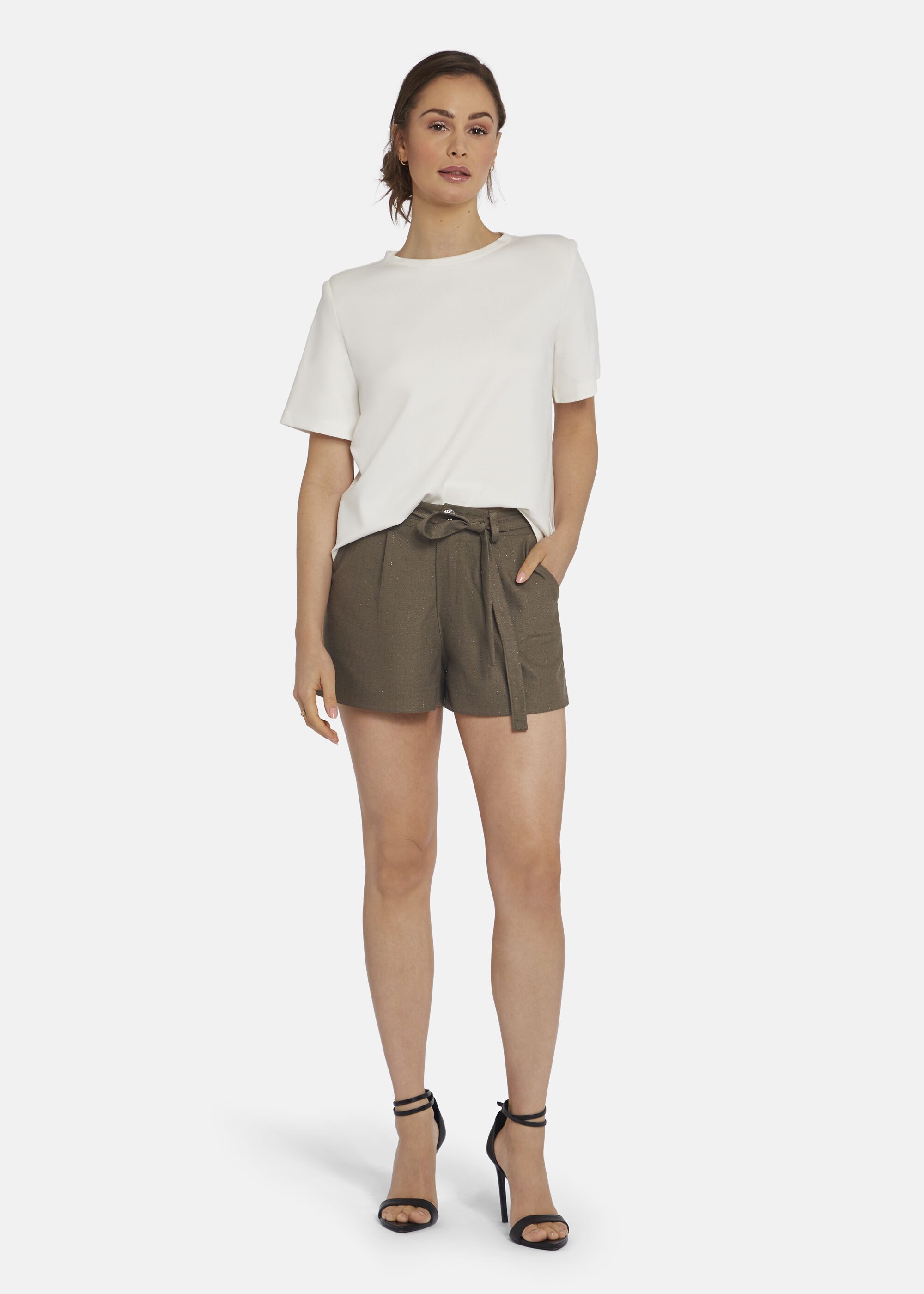 Nicowa Shorts CARLAWO CARLAWO mit Bindegürtel aus Pinstripe-Material