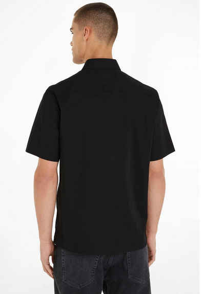 Calvin Klein Kurzarmhemd mit Calvin Klein Logo auf der Brust
