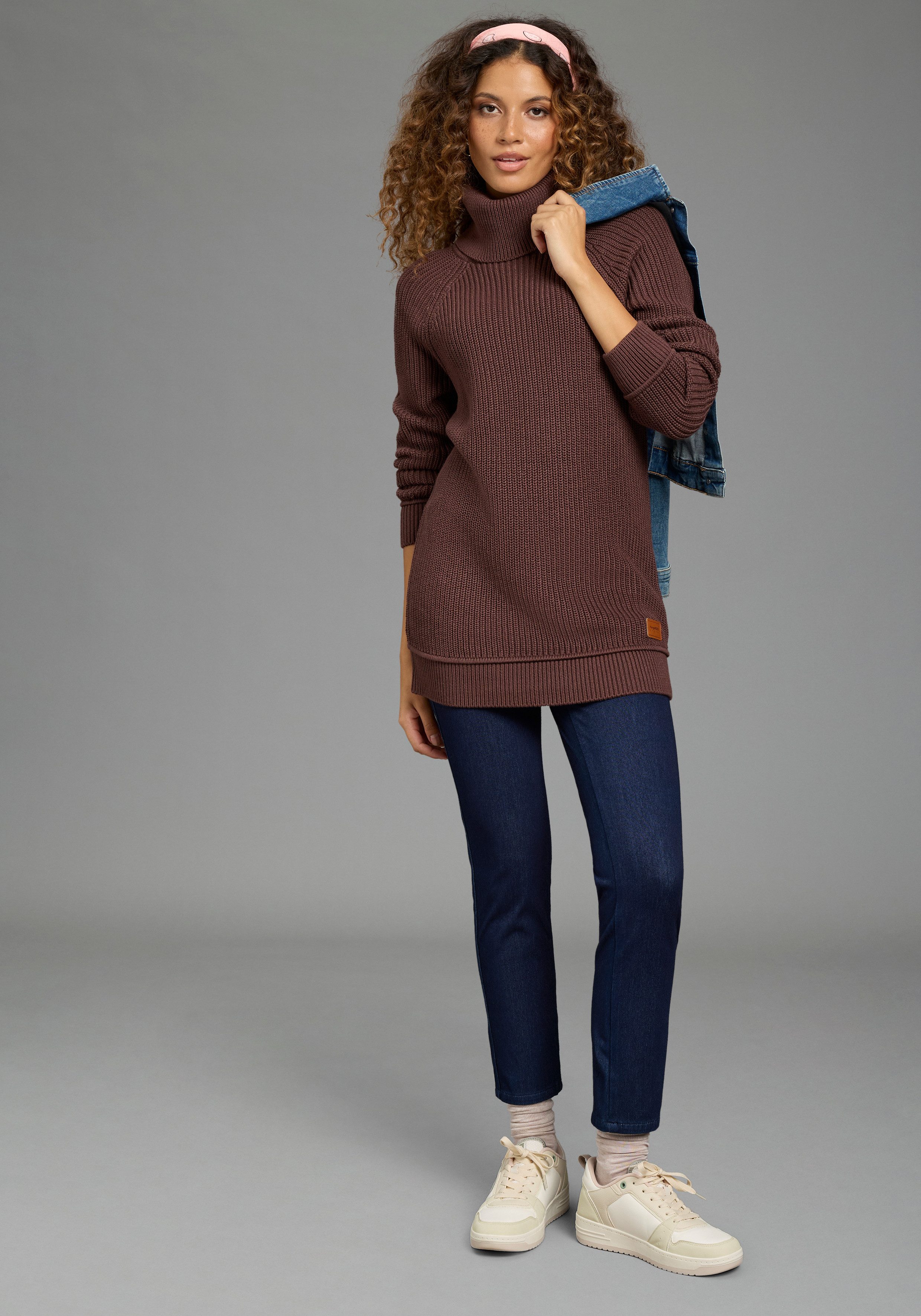 Zum Outfit 8