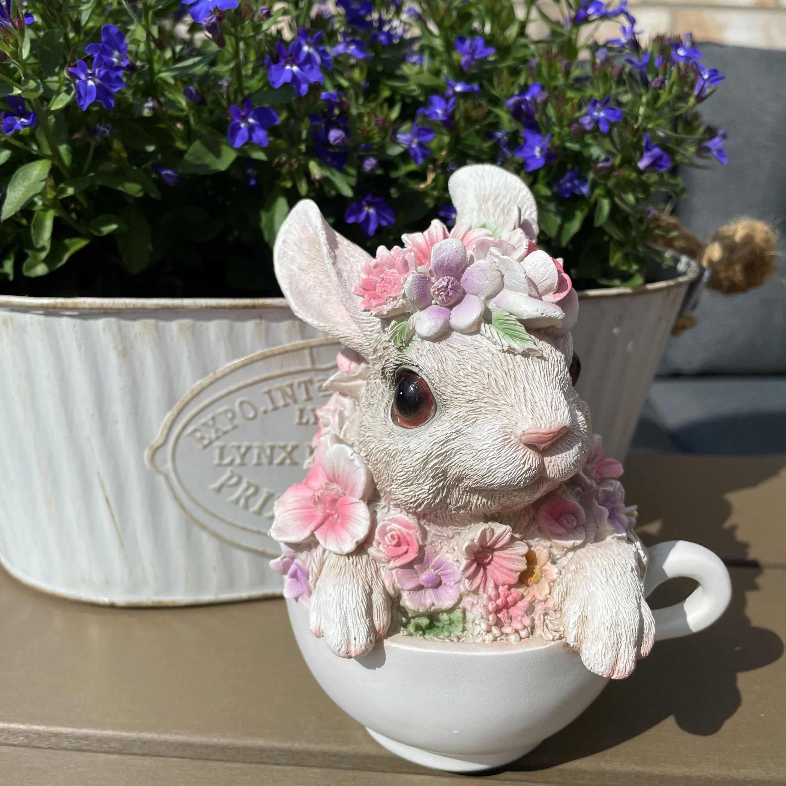 Online-Fuchs Gartenfigur süßer Hase mit Blumen günstig online kaufen