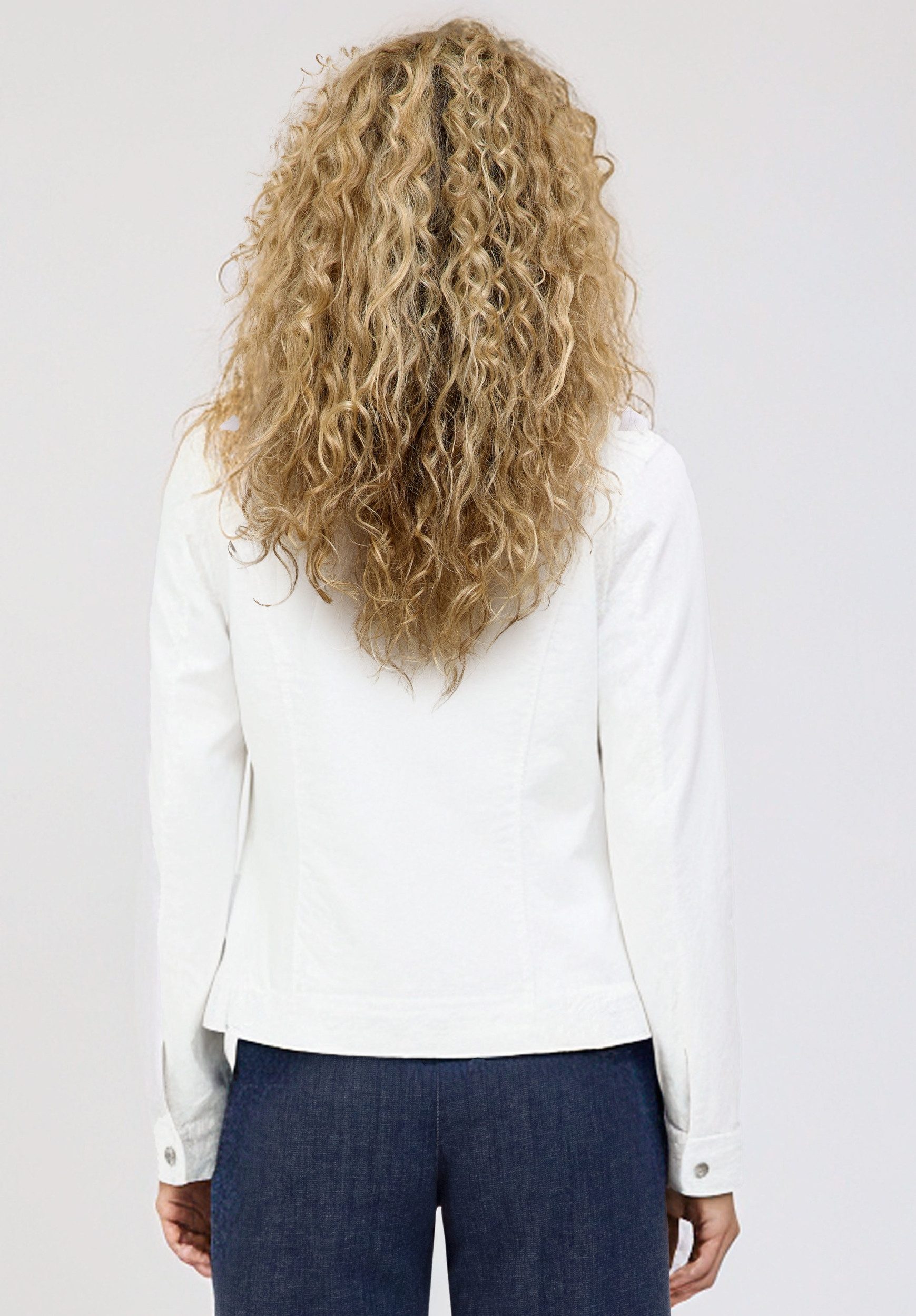 bianca Jeansjacke – Weiße Denimjacke mit Kentkragen und Knopfleiste