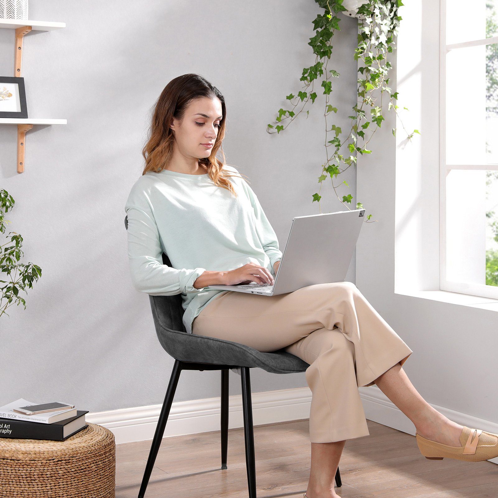 SONGMICS Esszimmerstuhl Küchenstuhl aus Samt, Polsterstuhl mit Armlehnen, Loungesessel (4 St), Küchenstuhl, Samt,Polsterstuhl, bis 120 kg, ERGONOMISCHES DESIGN – Bild 3 von 5