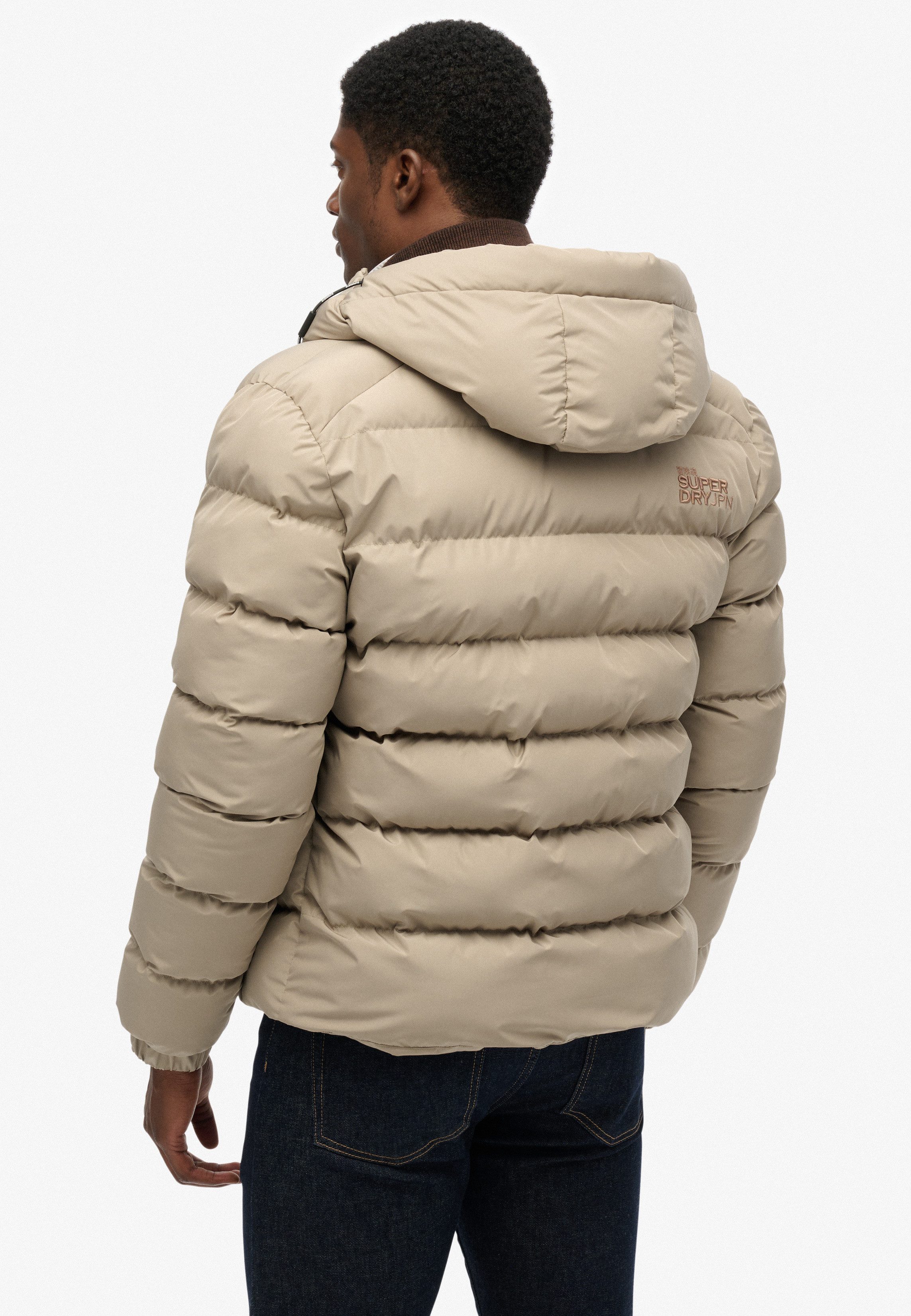 Superdry Steppjacke HOODED SPORTS PUFFER JACKET Kunstfaser, relaxed fit