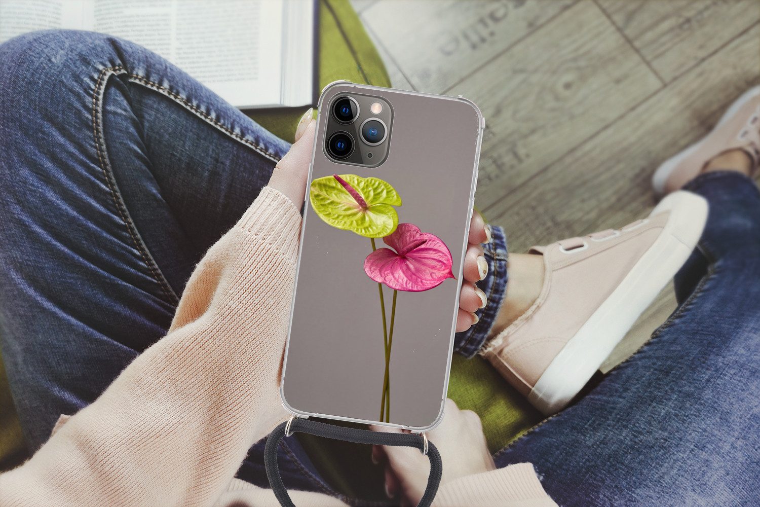 MuchoWow Handyhülle für Apple iPhone 12 Pro Pflanzen - Anthurium - Grün - Rosa, Tragbare Handyhüllen mit Kette zum umhängen, Handykette Handyband