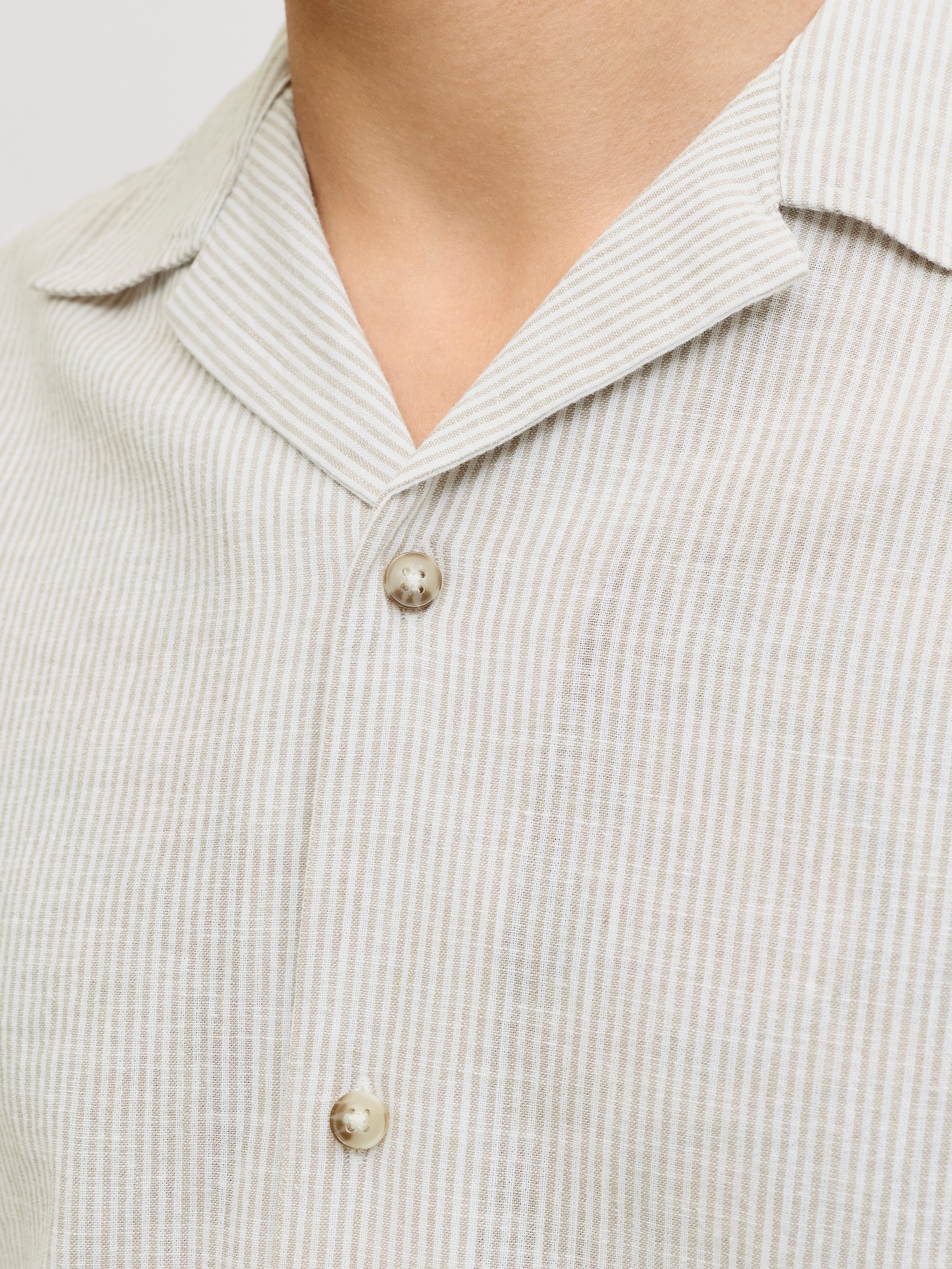 Jack & Jones Kurzarmhemd JJESUMMER LINEN BLEND RESORT SHIRT SS SN Baumwollmischung, relaxed fit