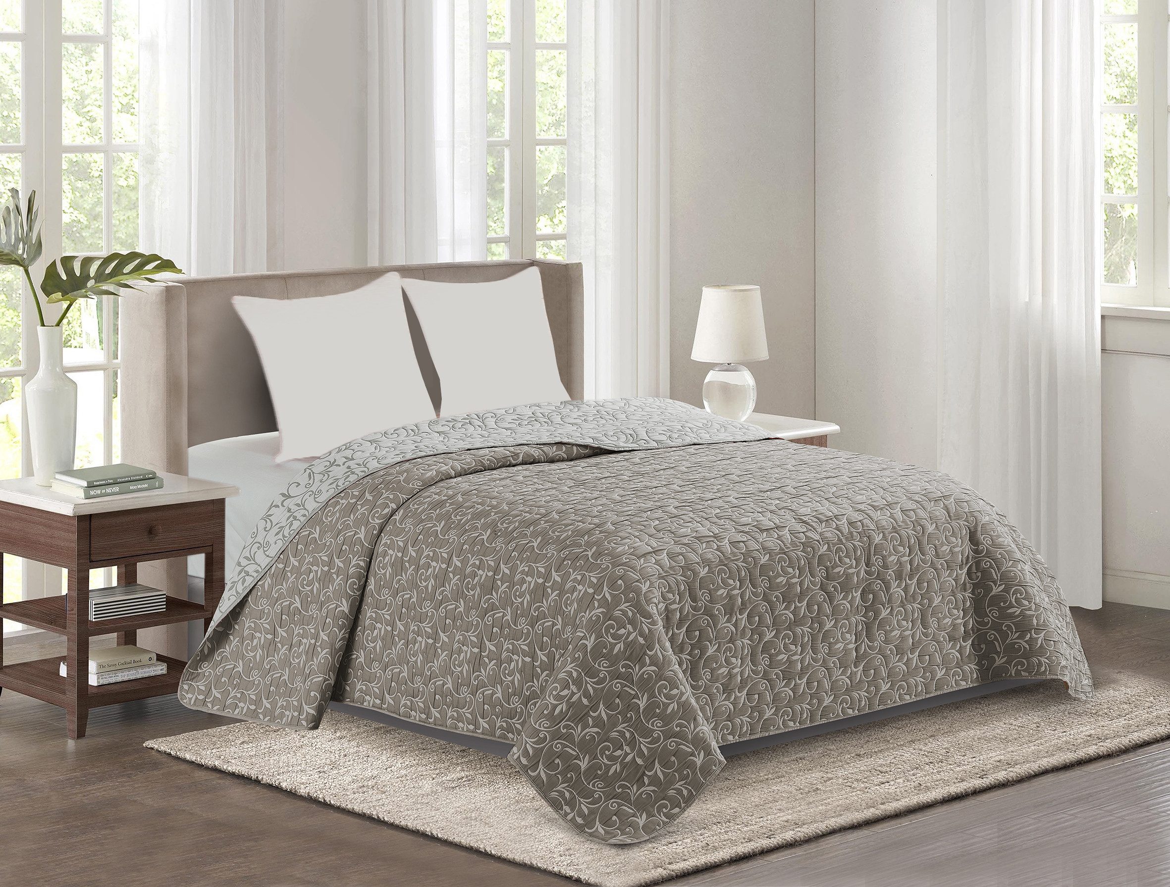 Delindo Lifestyle Tagesdecke Ornamente, Bettüberwurf für Doppelbett, gesteppt, 220x240 cm